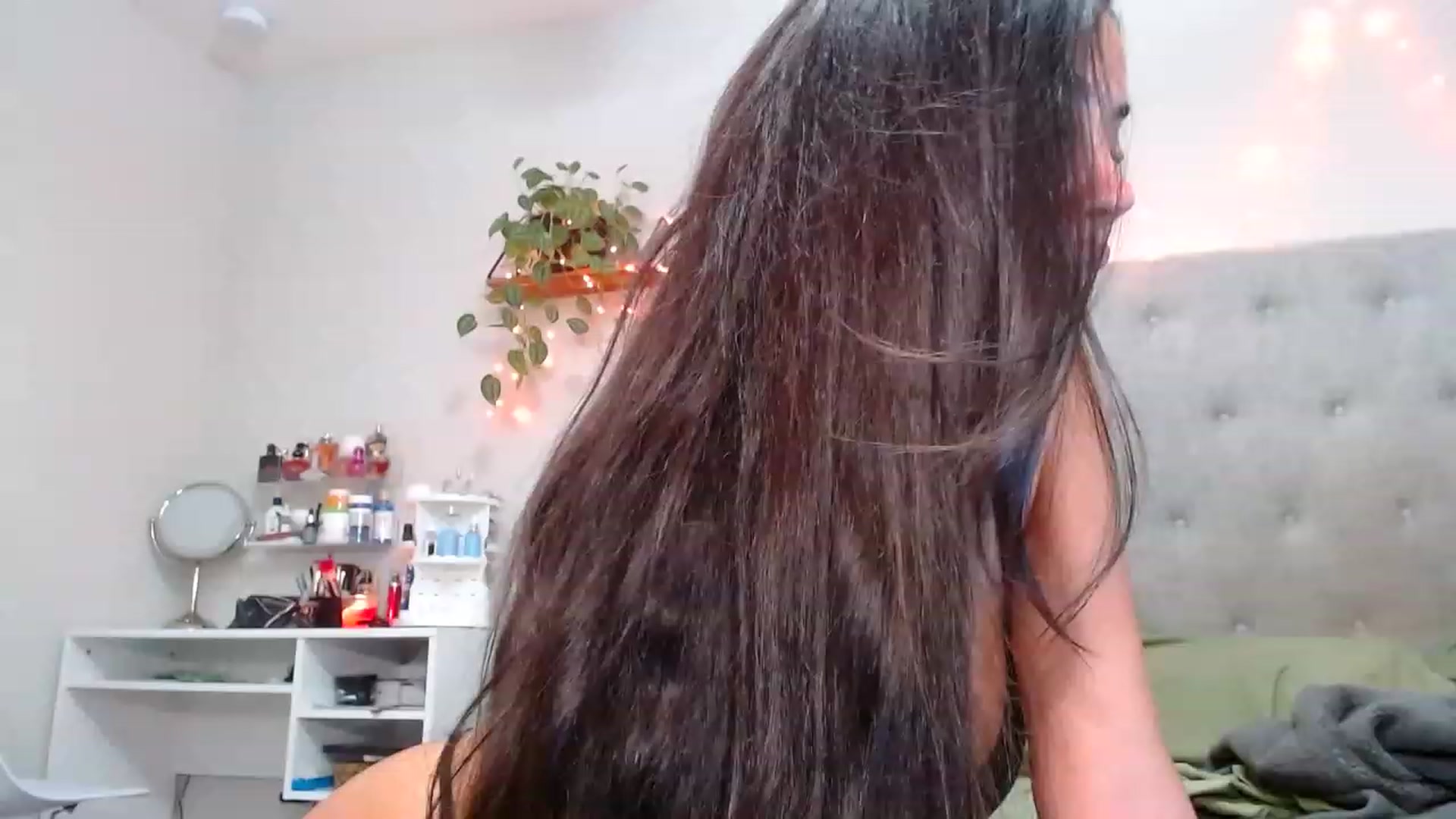 Gallery image thumbnail from SofiDiamond_'s myfreecams stream on, 12/30/2022, 23:39 image 1 of 20