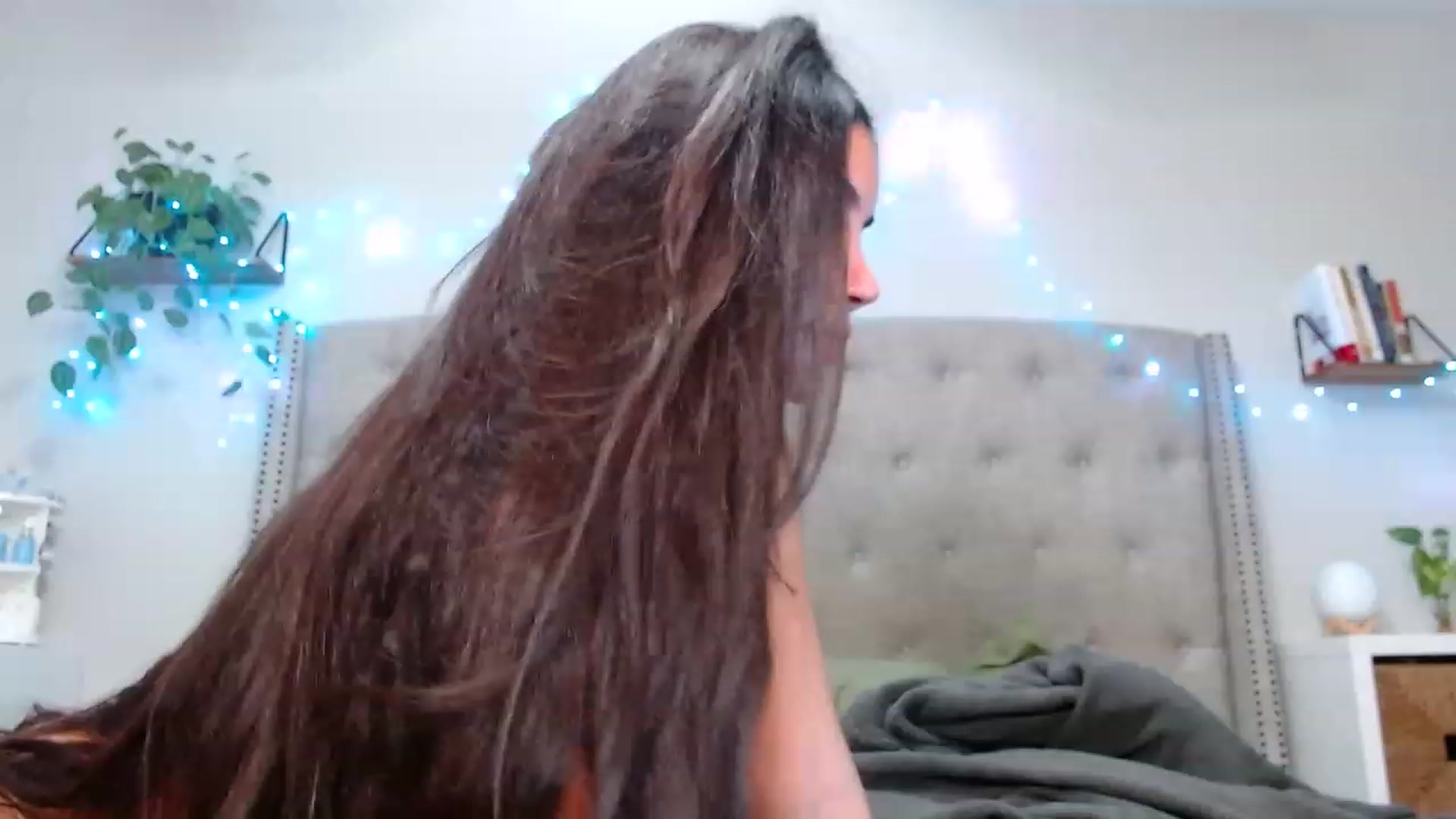 Gallery image thumbnail from SofiDiamond_'s myfreecams stream on, 12/30/2022, 23:39 image 20 of 20