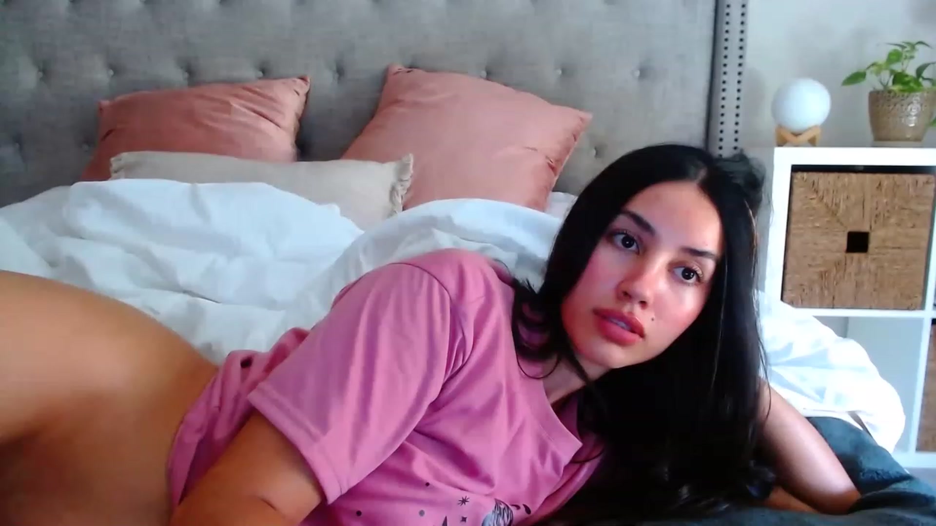 Gallery image thumbnail from SofiDiamond_'s myfreecams stream on, 05/30/2023, 19:06 image 20 of 20