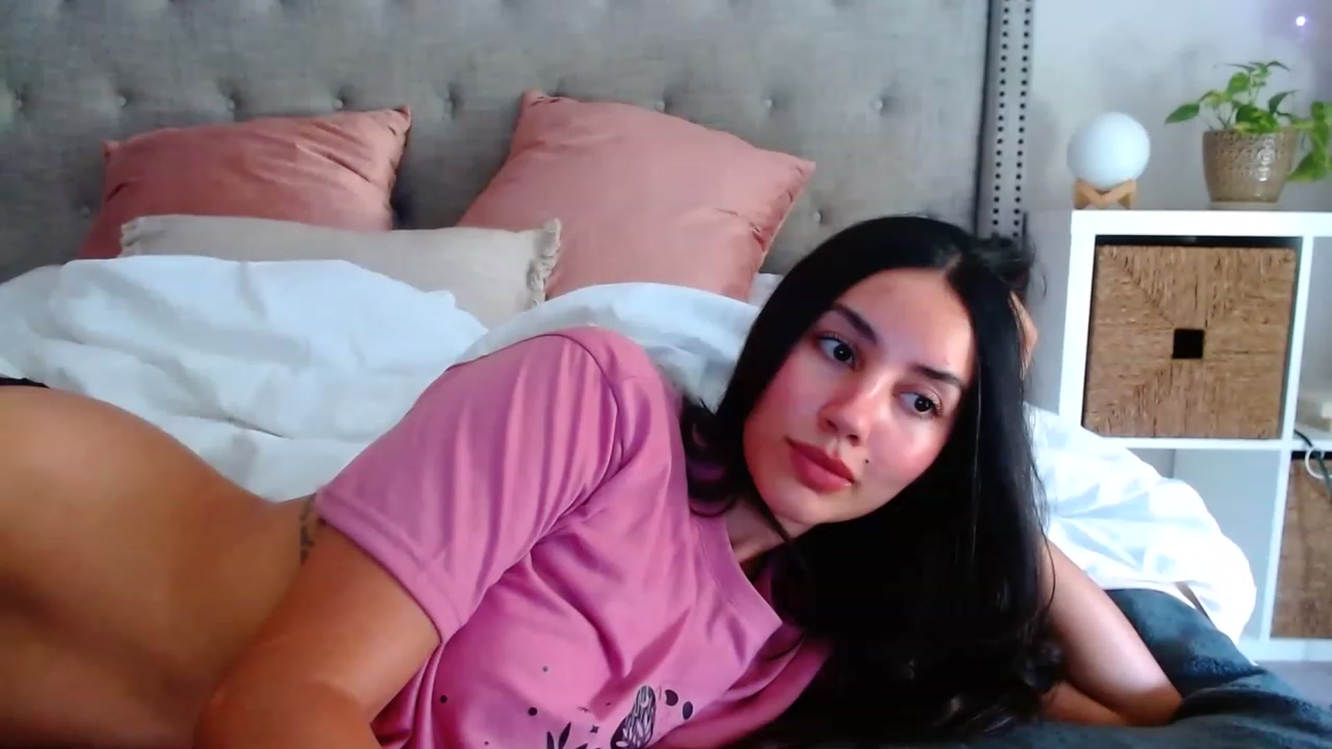 Gallery image thumbnail from SofiDiamond_'s myfreecams stream on, 05/30/2023, 19:06 image 18 of 20