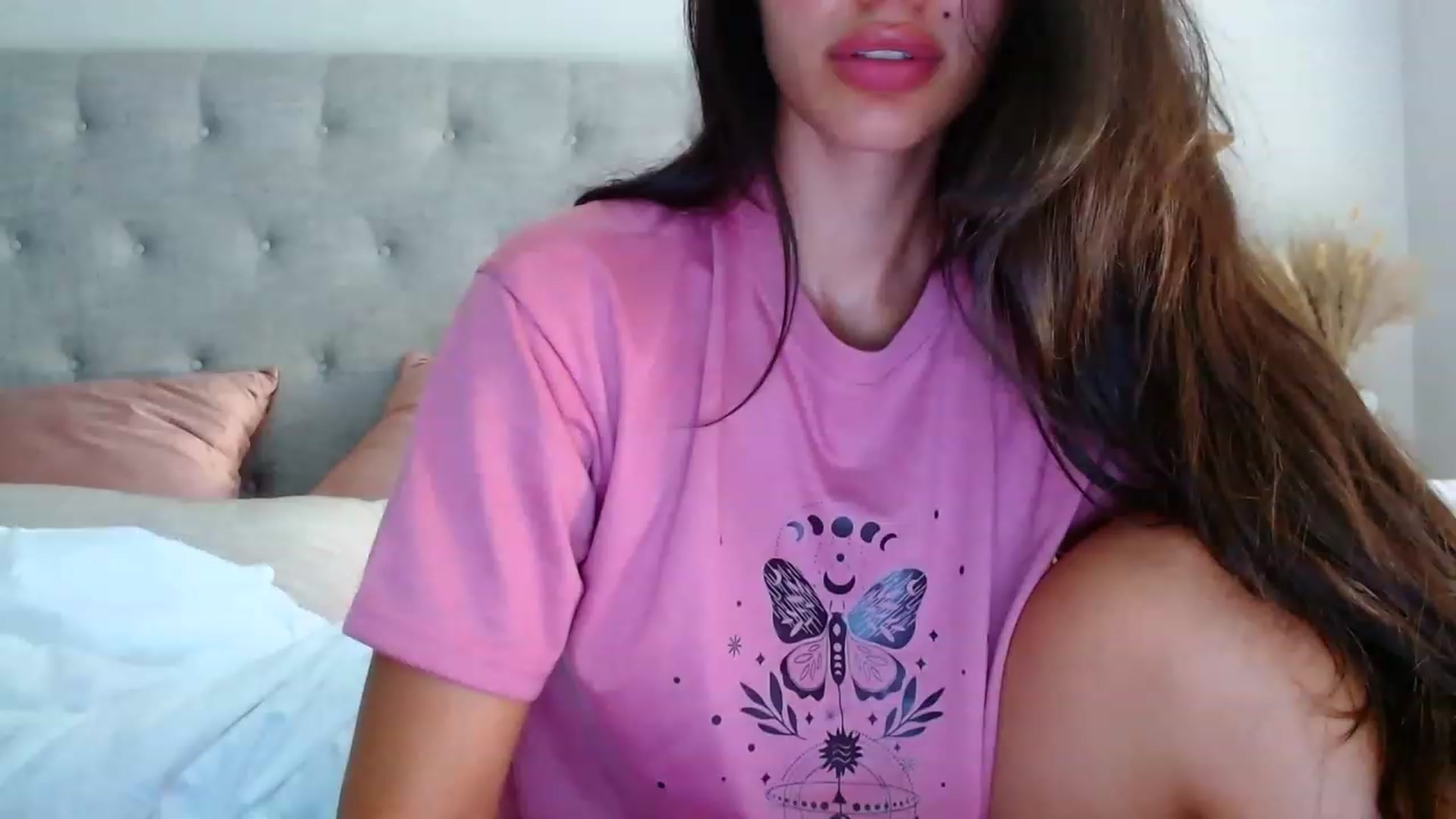 Gallery image thumbnail from SofiDiamond_'s myfreecams stream on, 05/30/2023, 19:06 image 15 of 20