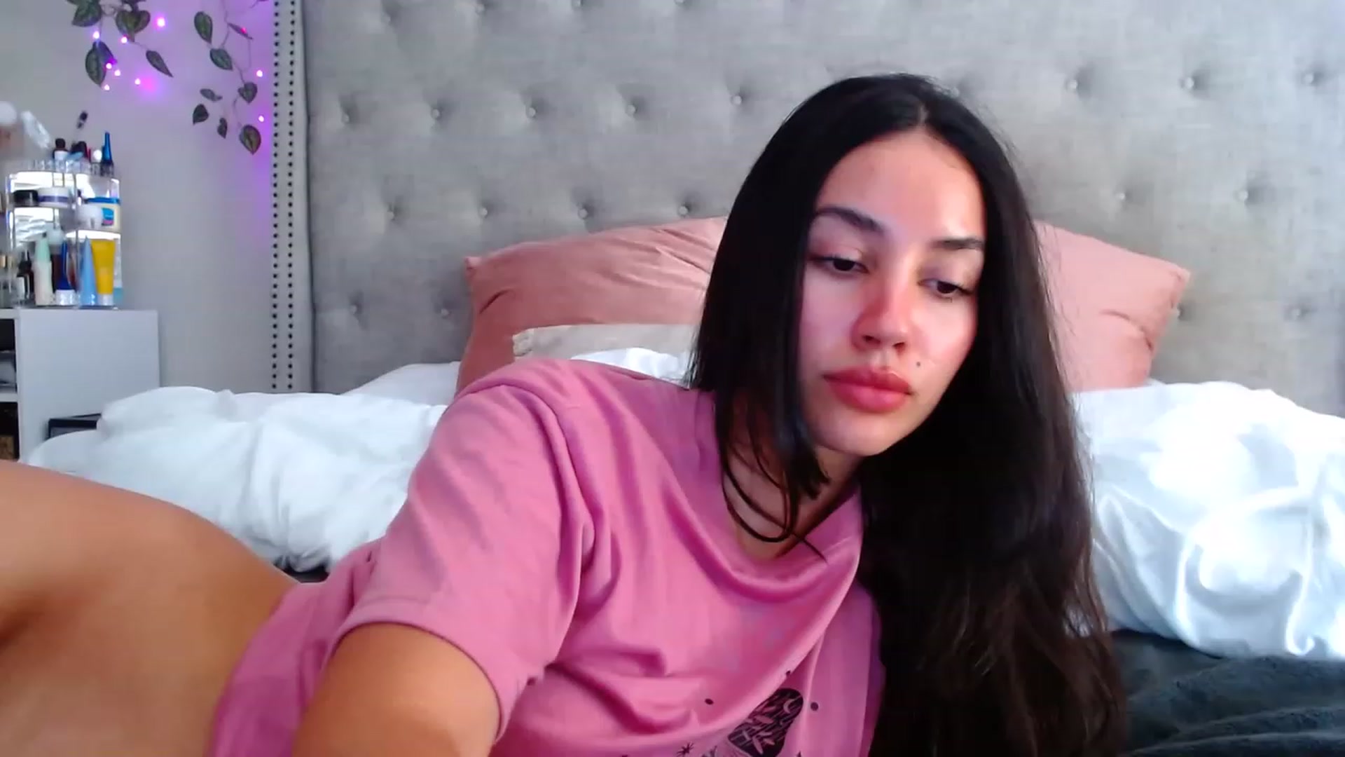Gallery image thumbnail from SofiDiamond_'s myfreecams stream on, 05/30/2023, 20:21 image 12 of 20