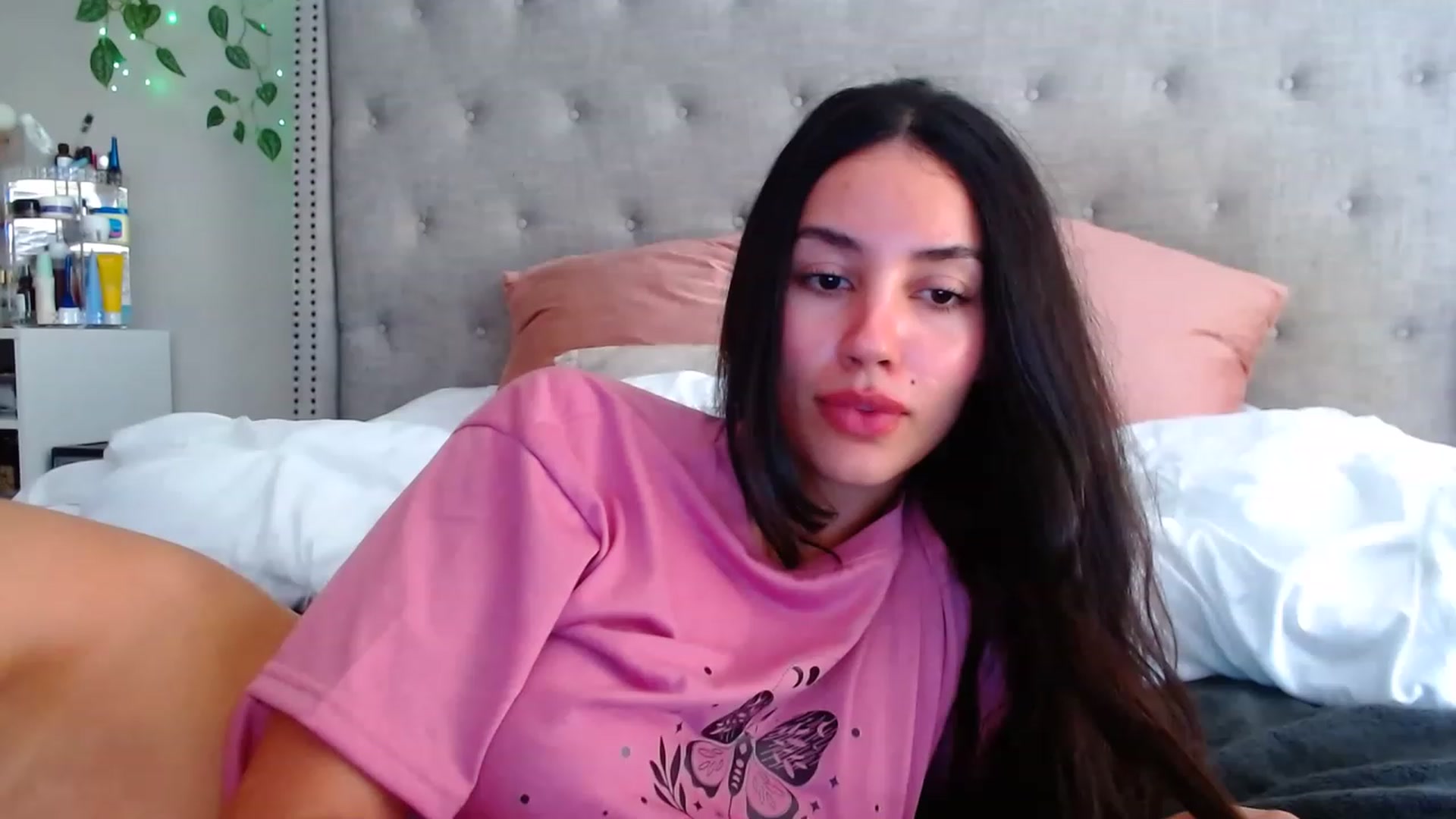 Gallery image thumbnail from SofiDiamond_'s myfreecams stream on, 05/30/2023, 20:21 image 13 of 20