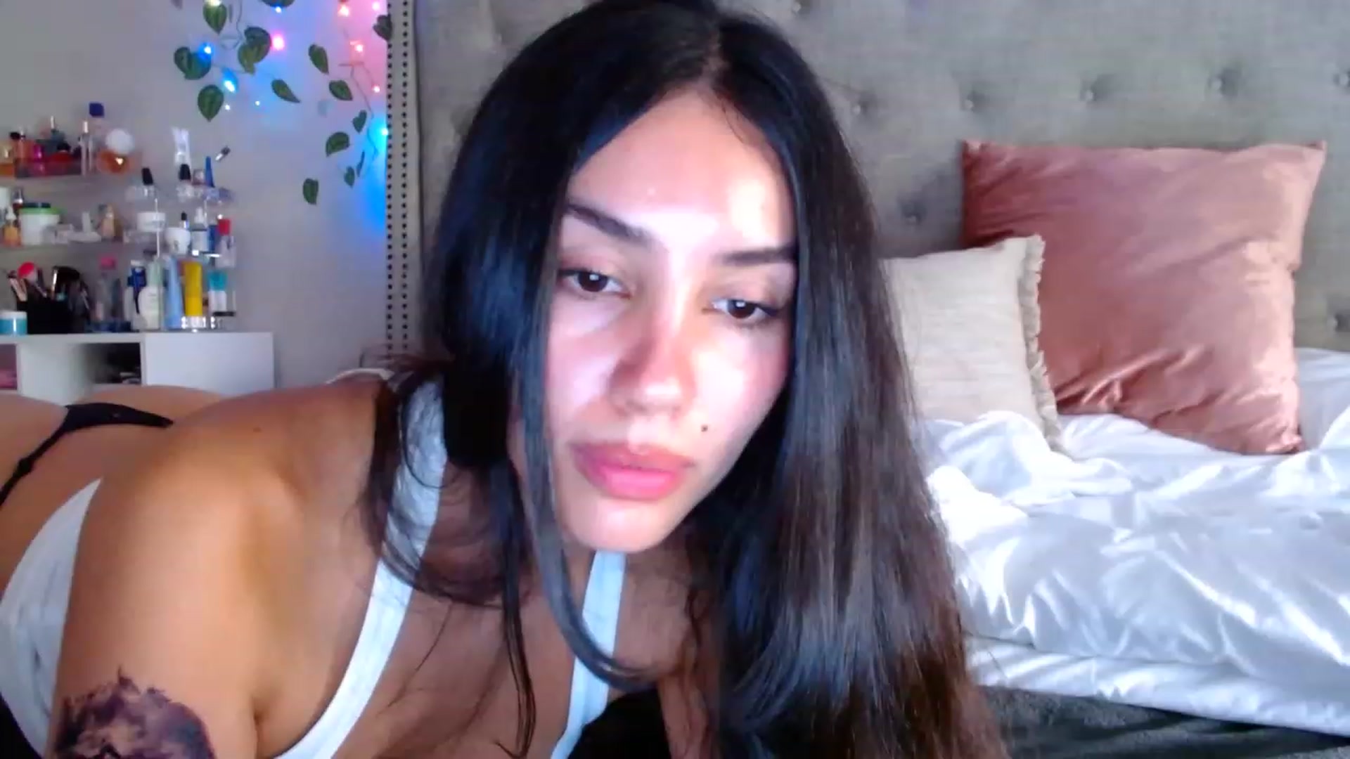 Gallery image thumbnail from SofiDiamond_'s myfreecams stream on, 07/06/2023, 18:49 image 18 of 20