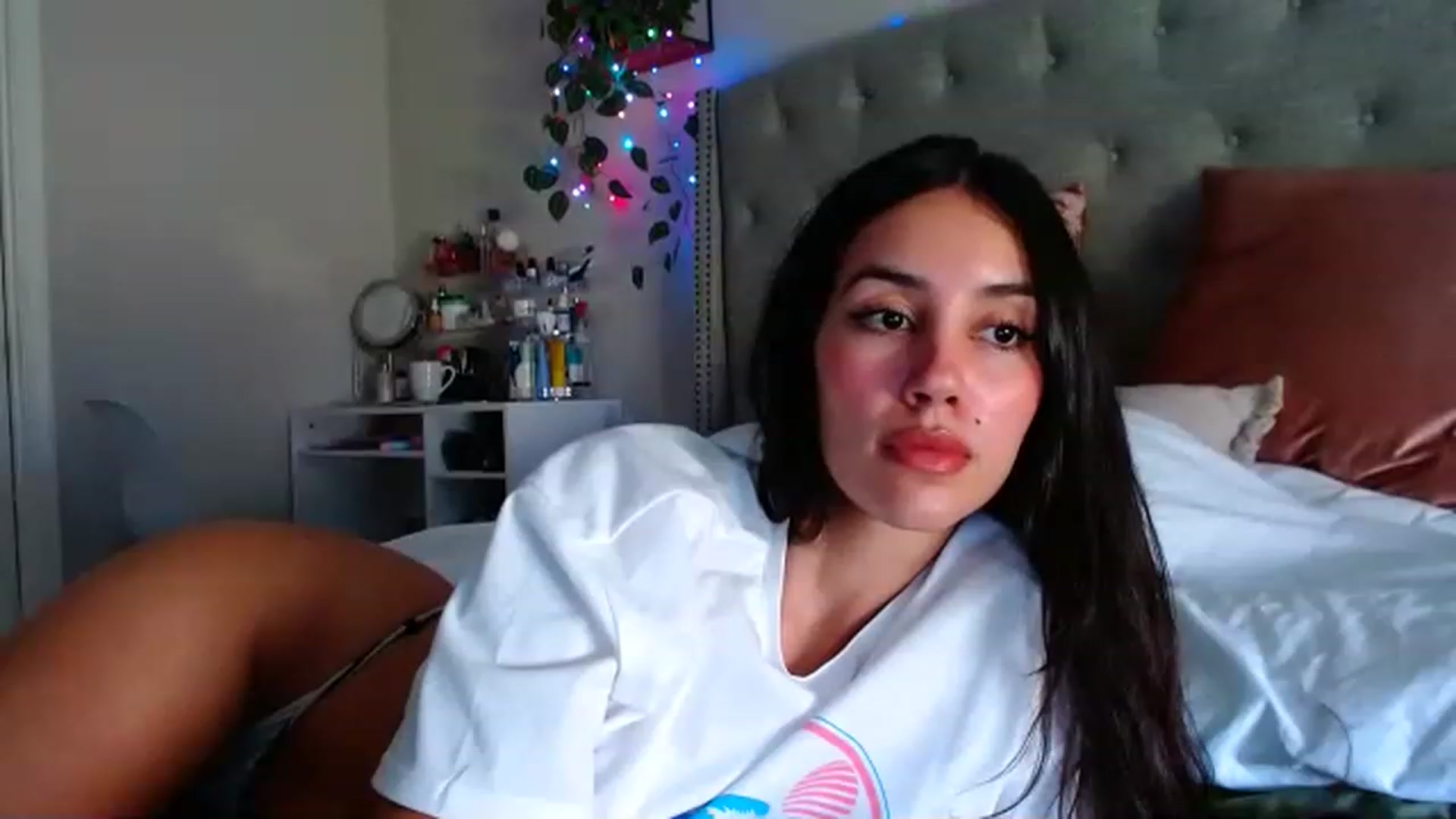Gallery image thumbnail from SofiDiamond_'s myfreecams stream on, 07/07/2023, 17:13 image 1 of 20