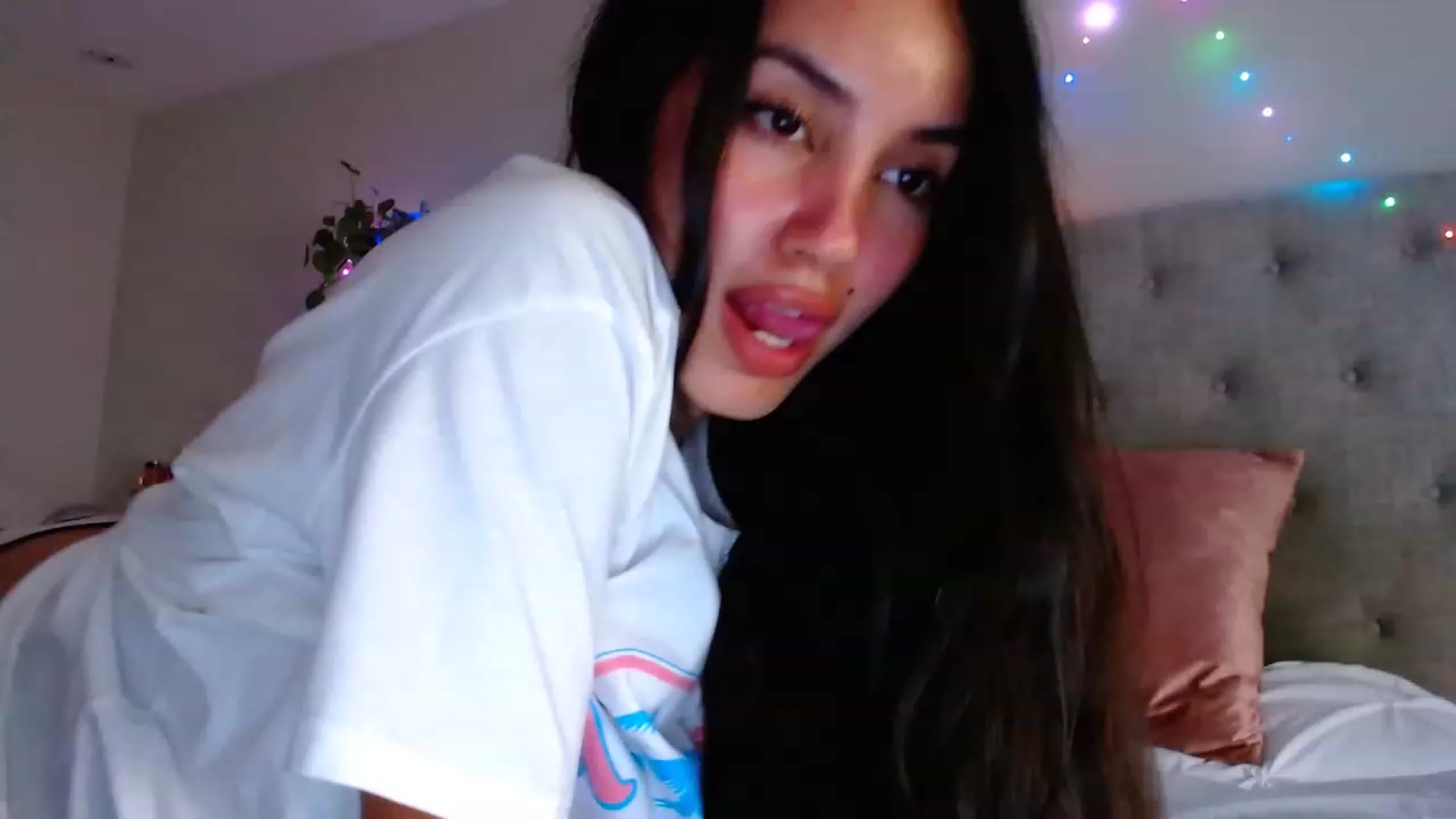 Gallery image thumbnail from SofiDiamond_'s myfreecams stream on, 07/07/2023, 17:13 image 16 of 20