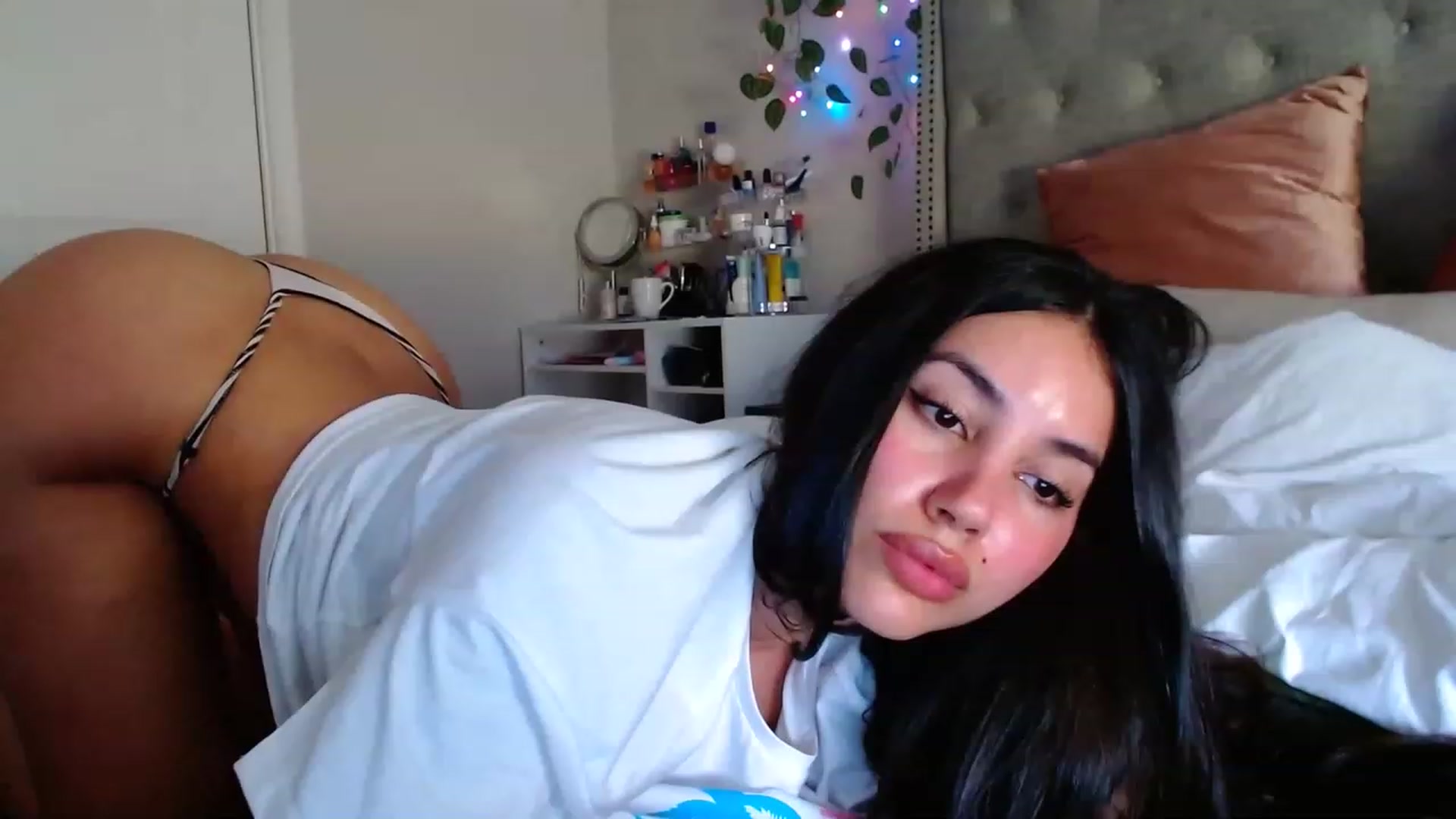 Gallery image thumbnail from SofiDiamond_'s myfreecams stream on, 07/07/2023, 18:47 image 6 of 20