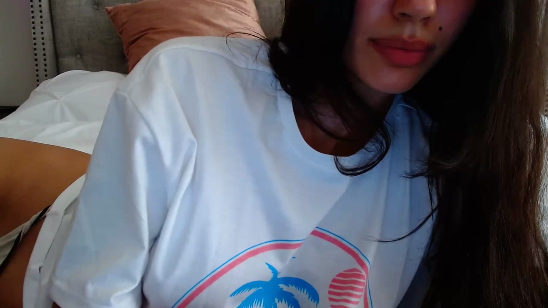 Gallery image thumbnail from SofiDiamond_'s myfreecams stream on, 07/07/2023, 20:35 image 6 of 20