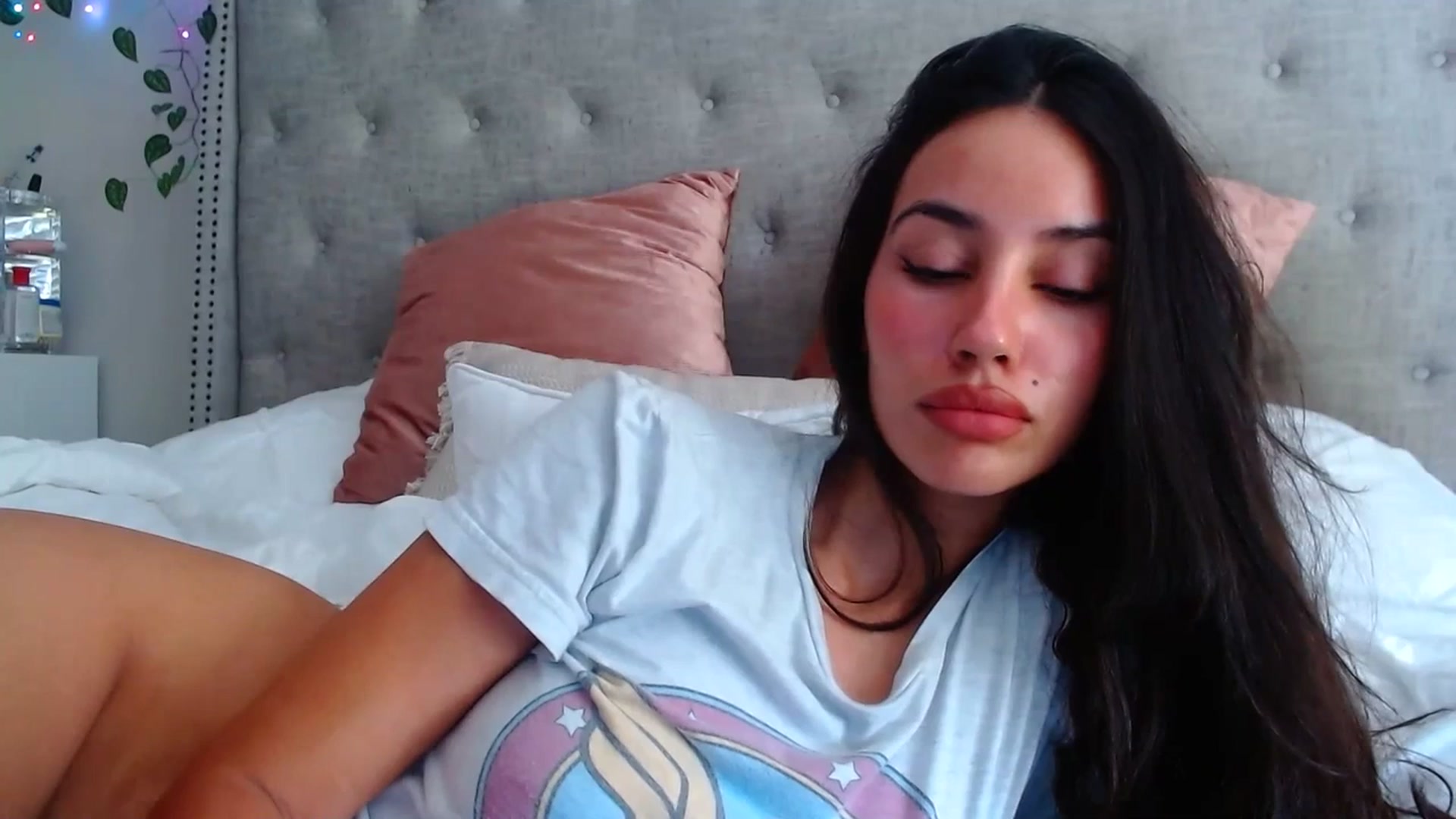Gallery image thumbnail from SofiDiamond_'s myfreecams stream on, 07/12/2023, 21:40 image 20 of 20