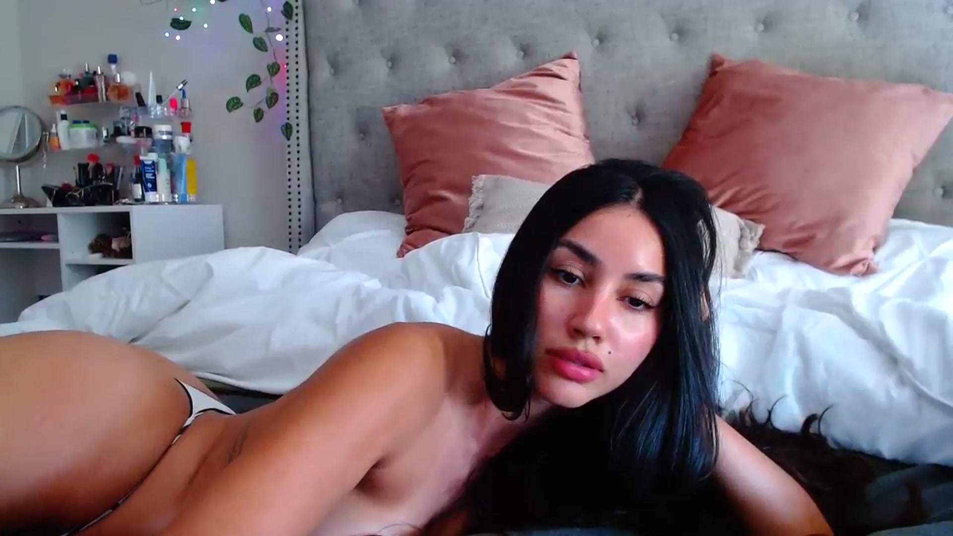 Gallery image thumbnail from SofiDiamond_'s myfreecams stream on, 07/29/2023, 20:53 image 19 of 20