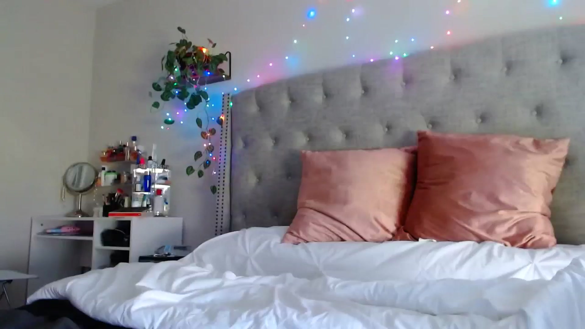Gallery image thumbnail from SofiDiamond_'s myfreecams stream on, 08/04/2023, 19:03 image 13 of 20