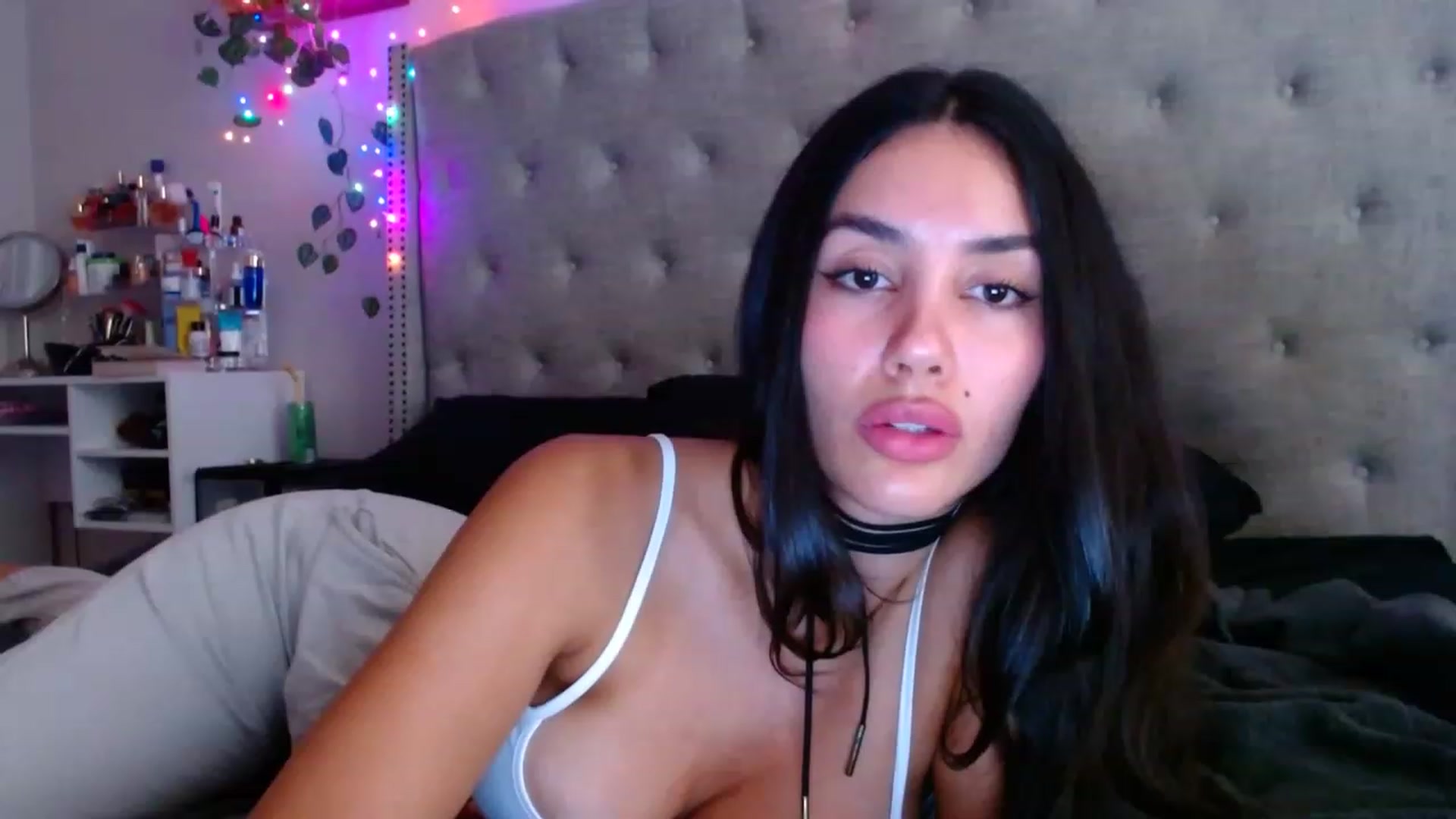 Gallery image thumbnail from SofiDiamond_'s myfreecams stream on, 08/05/2023, 21:13 image 9 of 20