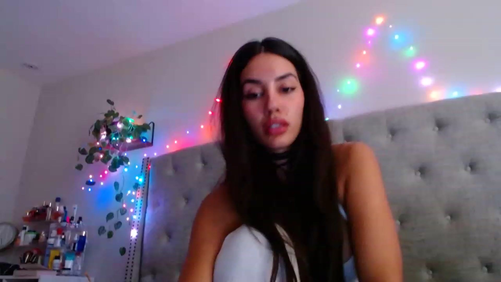 Gallery image thumbnail from SofiDiamond_'s myfreecams stream on, 08/05/2023, 21:13 image 16 of 20