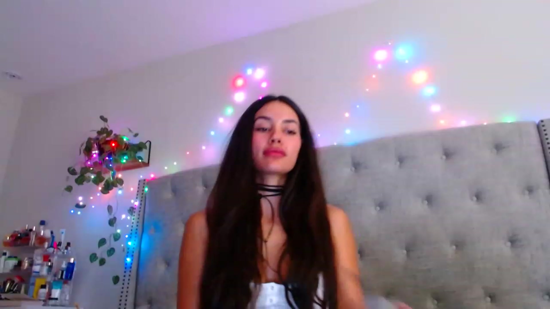 Gallery image thumbnail from SofiDiamond_'s myfreecams stream on, 08/05/2023, 21:13 image 18 of 20