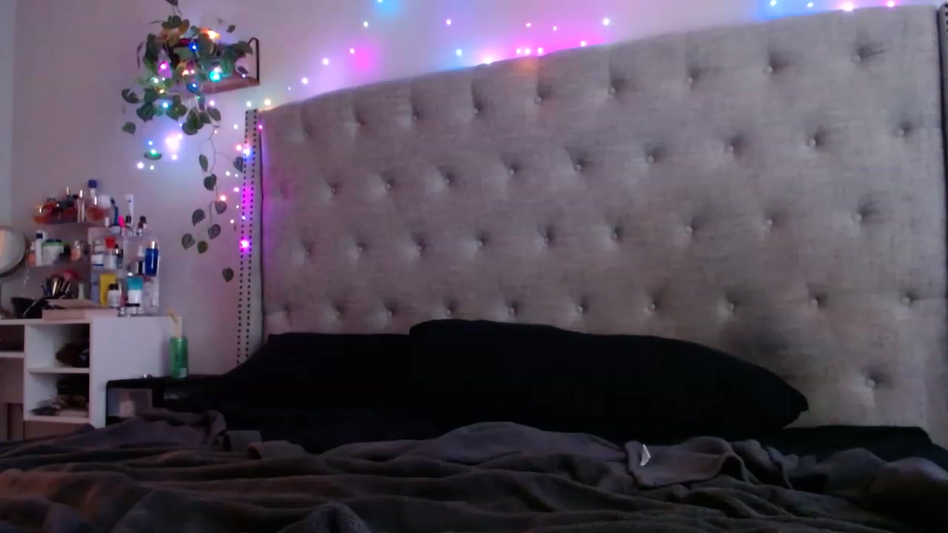 Gallery image thumbnail from SofiDiamond_'s myfreecams stream on, 08/05/2023, 21:13 image 2 of 20