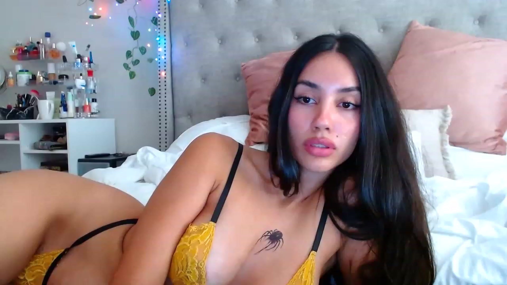 Gallery image thumbnail from SofiDiamond_'s myfreecams stream on, 08/09/2023, 19:53 image 12 of 20