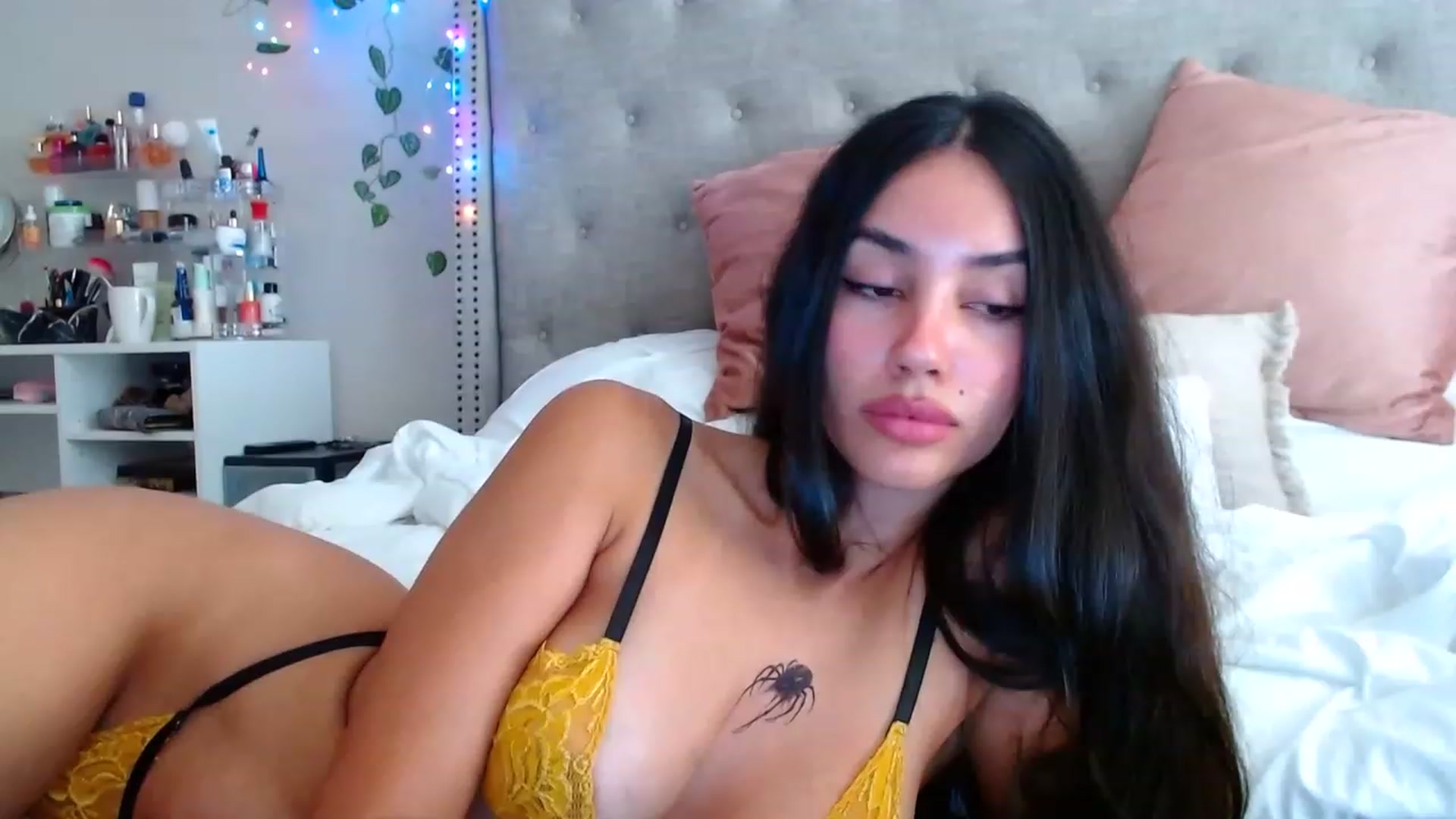 Gallery image thumbnail from SofiDiamond_'s myfreecams stream on, 08/09/2023, 19:53 image 11 of 20