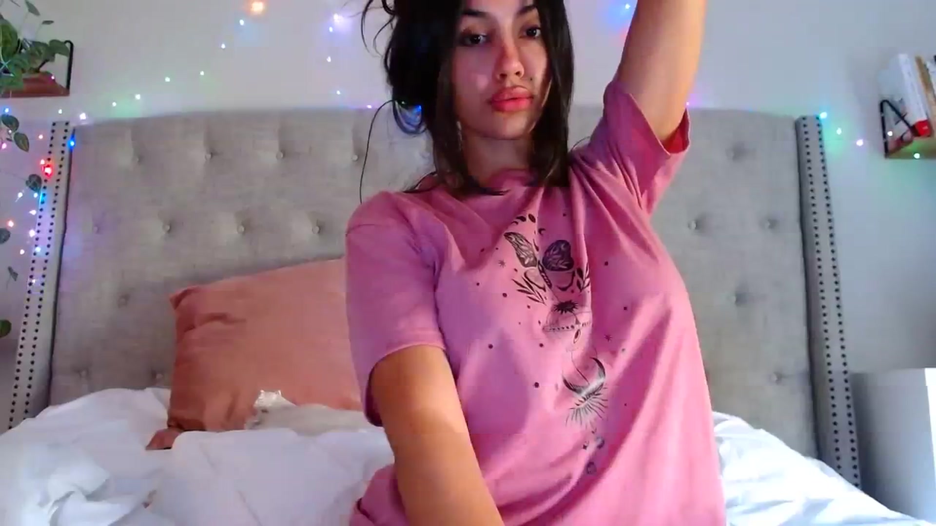 Gallery image thumbnail from SofiDiamond_'s myfreecams stream on, 08/15/2023, 16:59 image 2 of 20