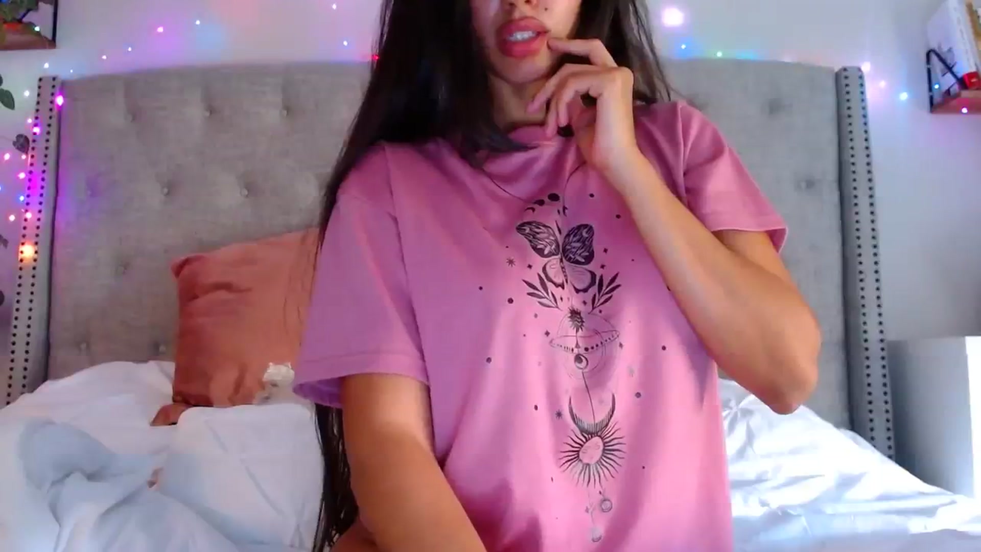 Gallery image thumbnail from SofiDiamond_'s myfreecams stream on, 08/15/2023, 16:59 image 4 of 20