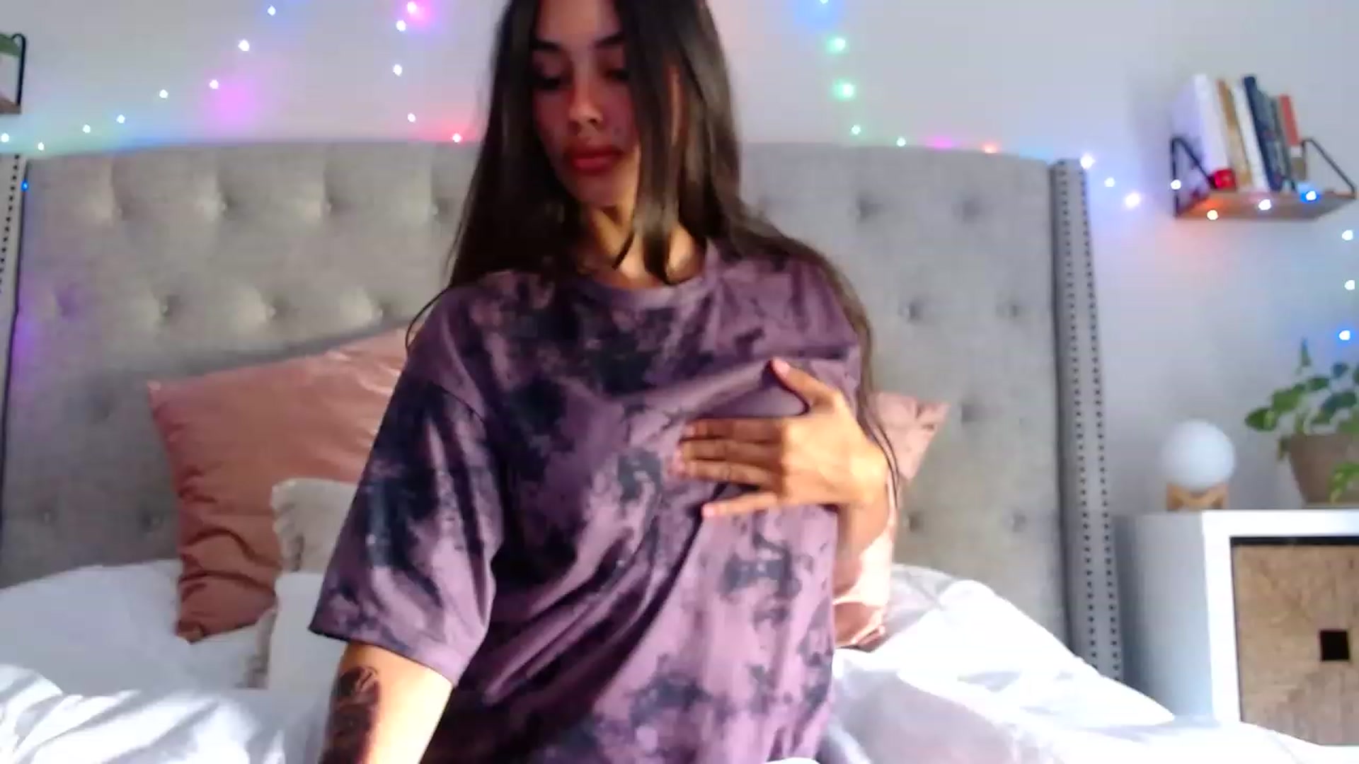 Gallery image thumbnail from SofiDiamond_'s myfreecams stream on, 08/17/2023, 15:56 image 1 of 20