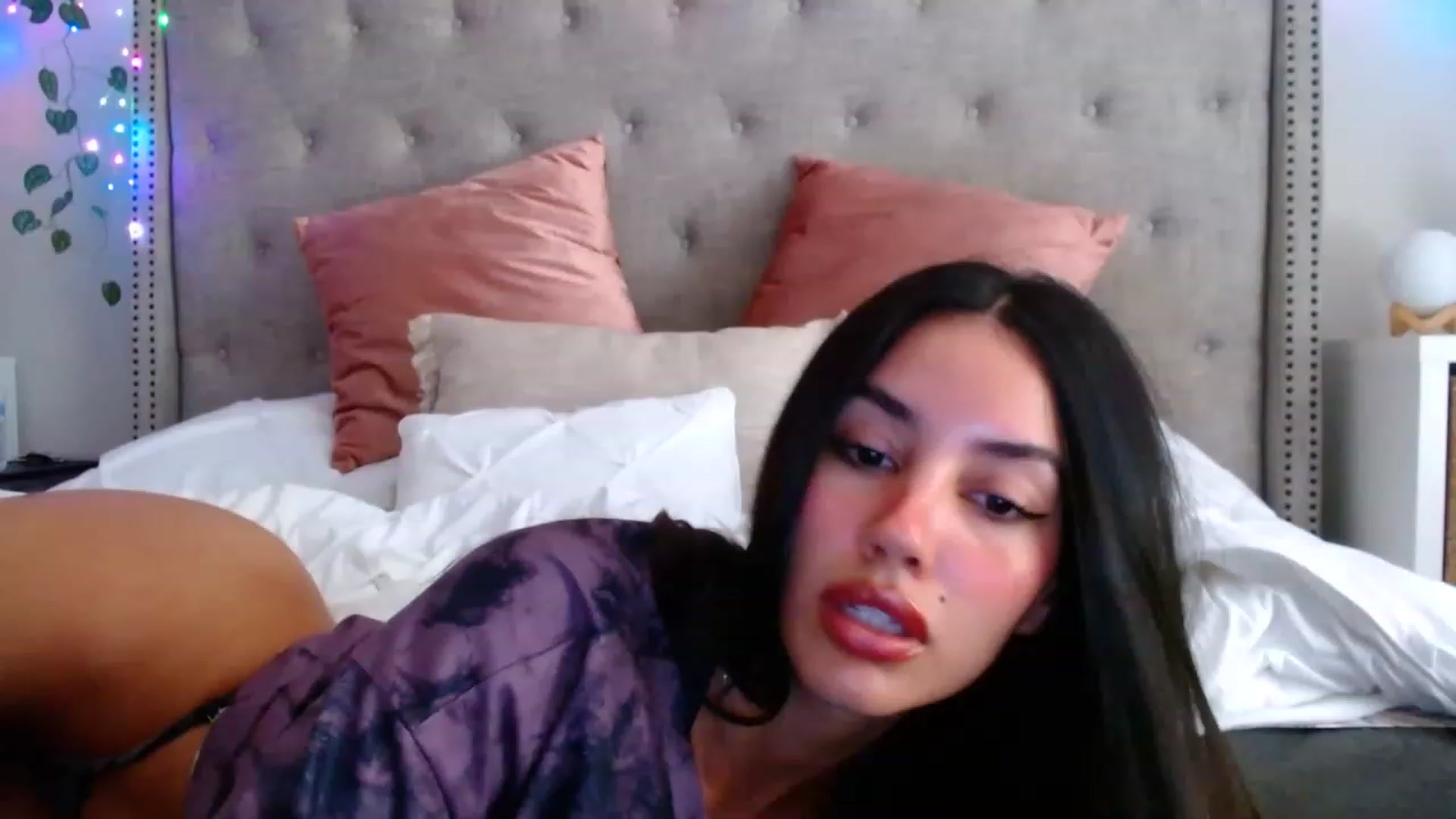 Gallery image thumbnail from SofiDiamond_'s myfreecams stream on, 08/17/2023, 15:56 image 11 of 20