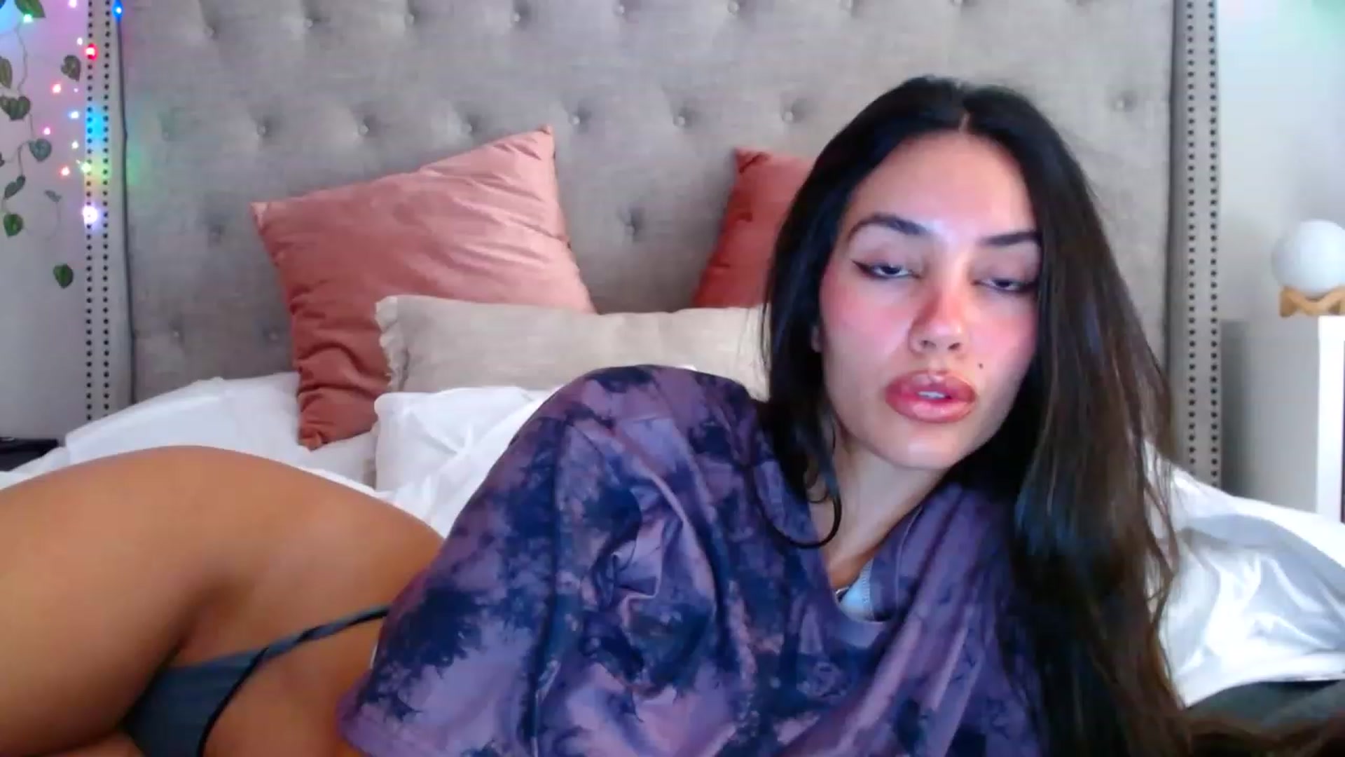 Gallery image thumbnail from SofiDiamond_'s myfreecams stream on, 08/17/2023, 15:56 image 15 of 20