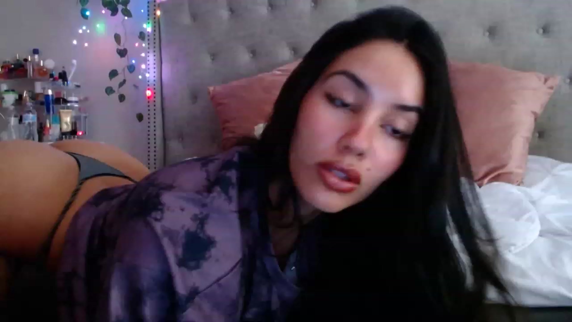 Gallery image thumbnail from SofiDiamond_'s myfreecams stream on, 08/17/2023, 15:56 image 18 of 20