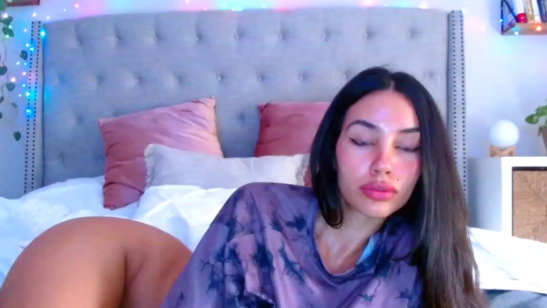 Gallery image thumbnail from SofiDiamond_'s myfreecams stream on, 08/17/2023, 18:10 image 9 of 20