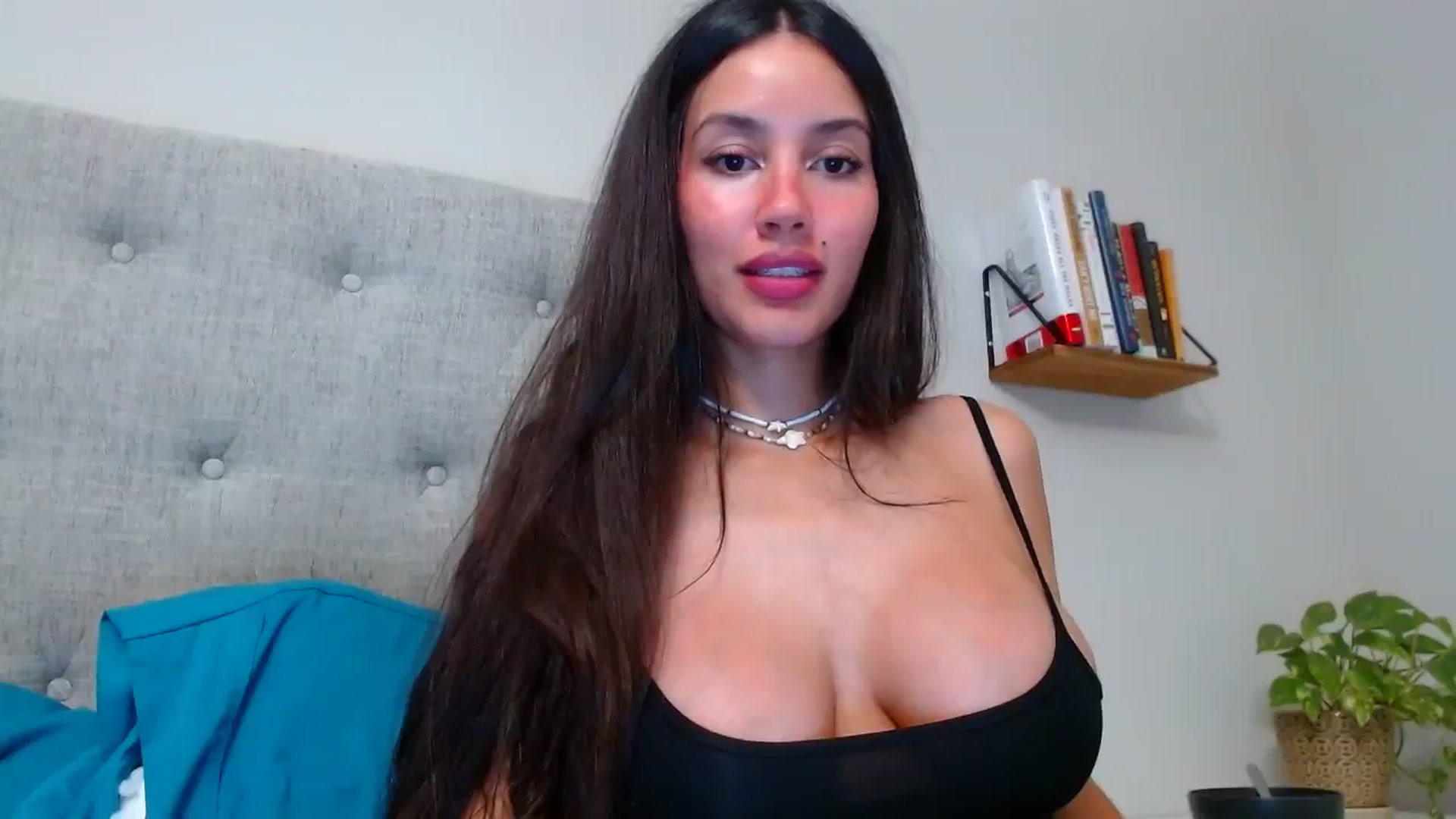 Gallery image thumbnail from SofiDiamond_'s myfreecams stream on, 09/28/2024, 23:38 image 10 of 20