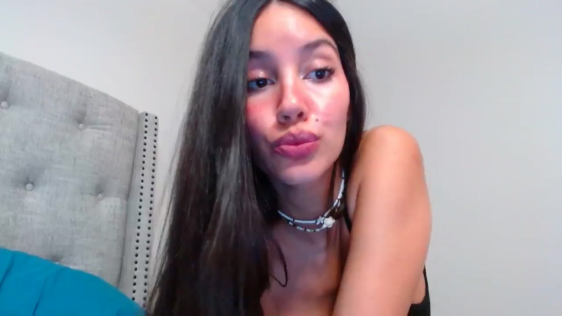 Gallery image thumbnail from SofiDiamond_'s myfreecams stream on, 09/29/2024, 24:00 image 7 of 20