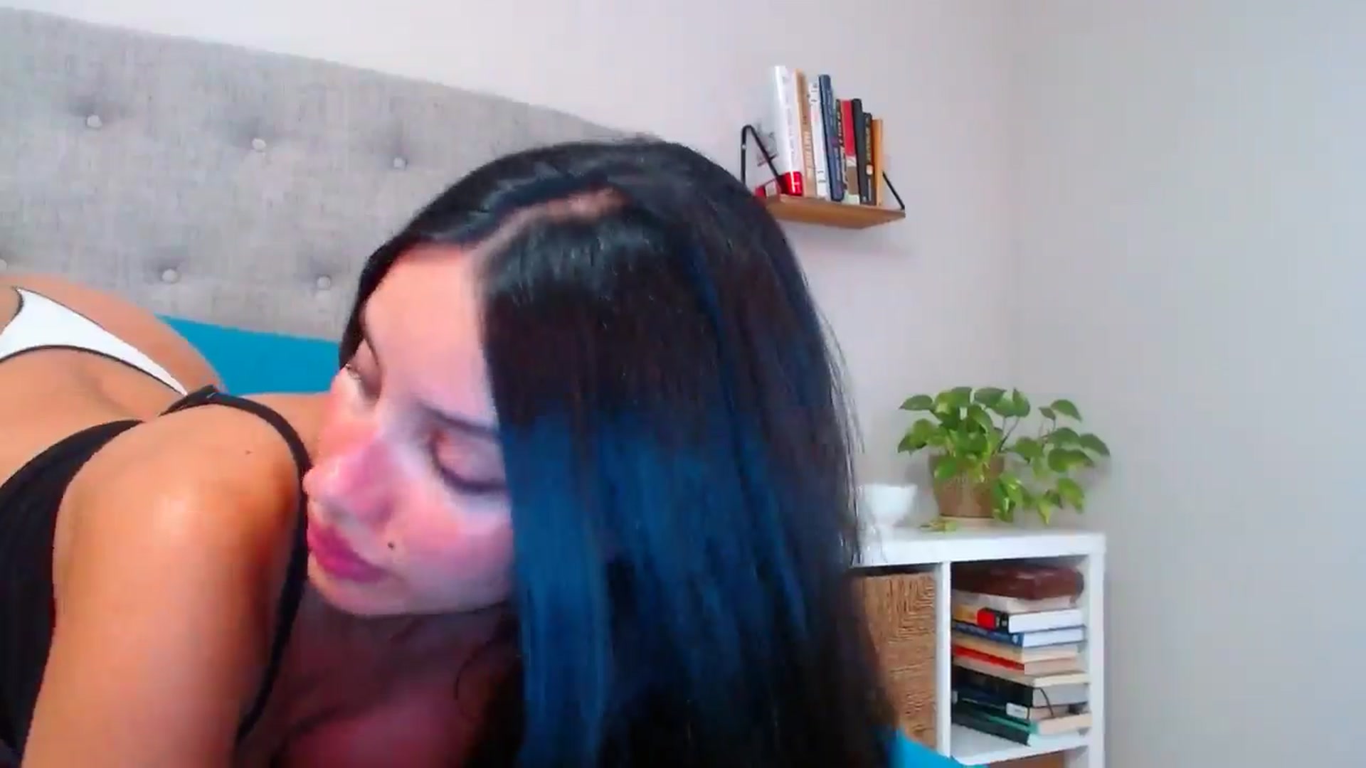 Gallery image thumbnail from SofiDiamond_'s myfreecams stream on, 11/05/2024, 19:21 image 12 of 20