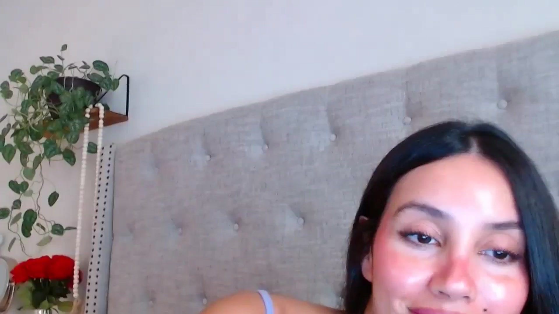 Gallery image thumbnail from SofiDiamond_'s myfreecams stream on, 11/08/2024, 20:32 image 4 of 20