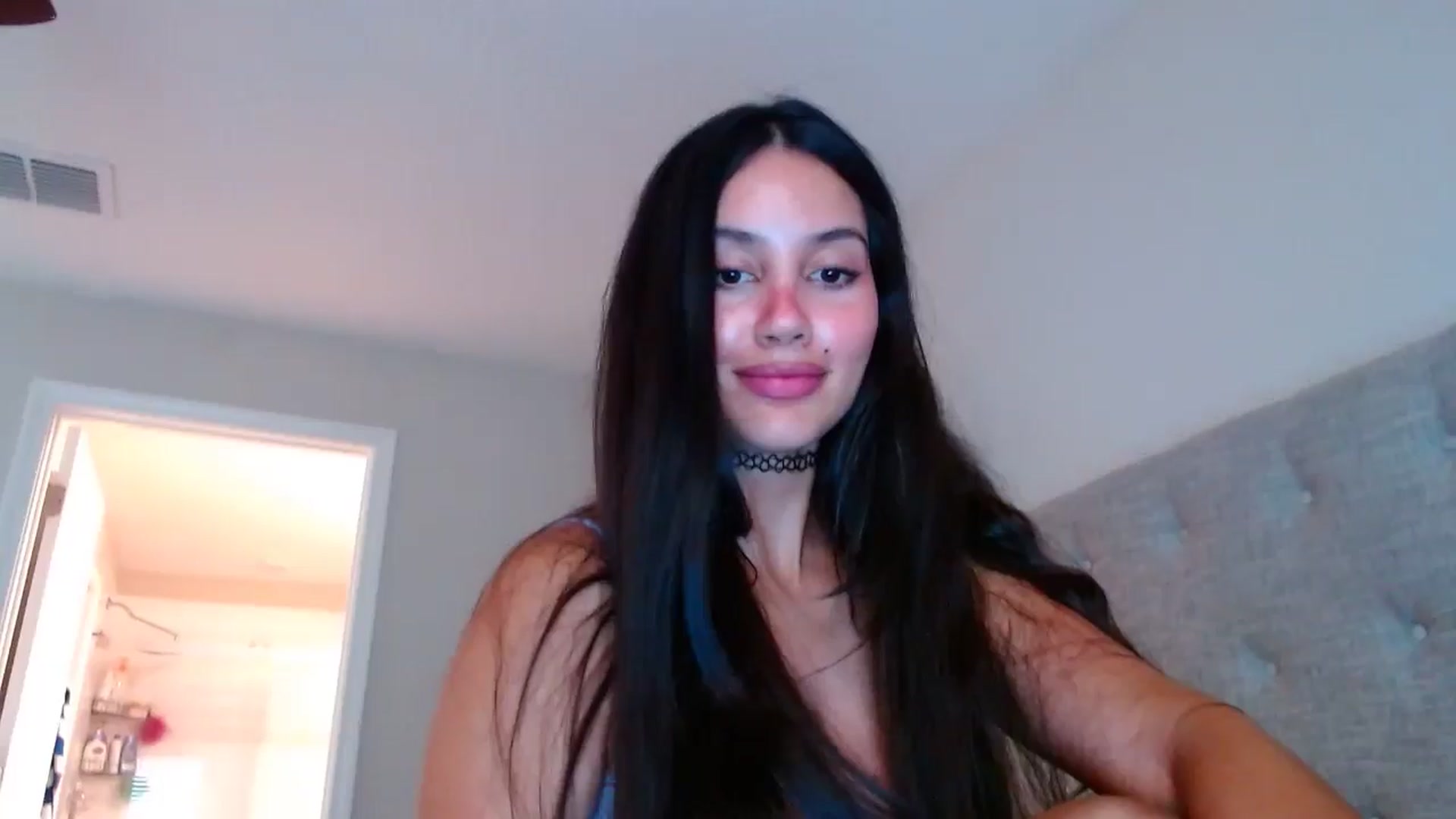 Gallery image thumbnail from SofiDiamond_'s myfreecams stream on, 11/08/2024, 21:17 image 6 of 20