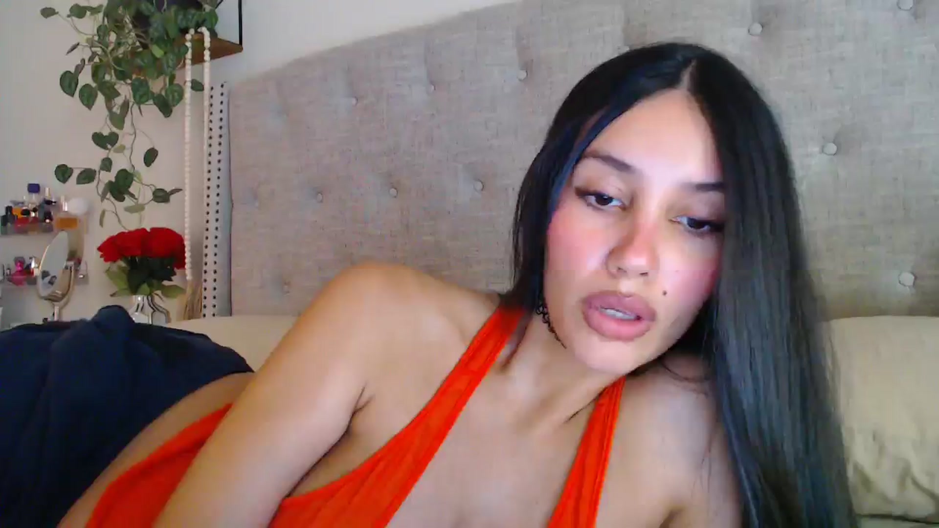 Gallery image thumbnail from SofiDiamond_'s myfreecams stream on, 11/21/2024, 19:07 image 7 of 20