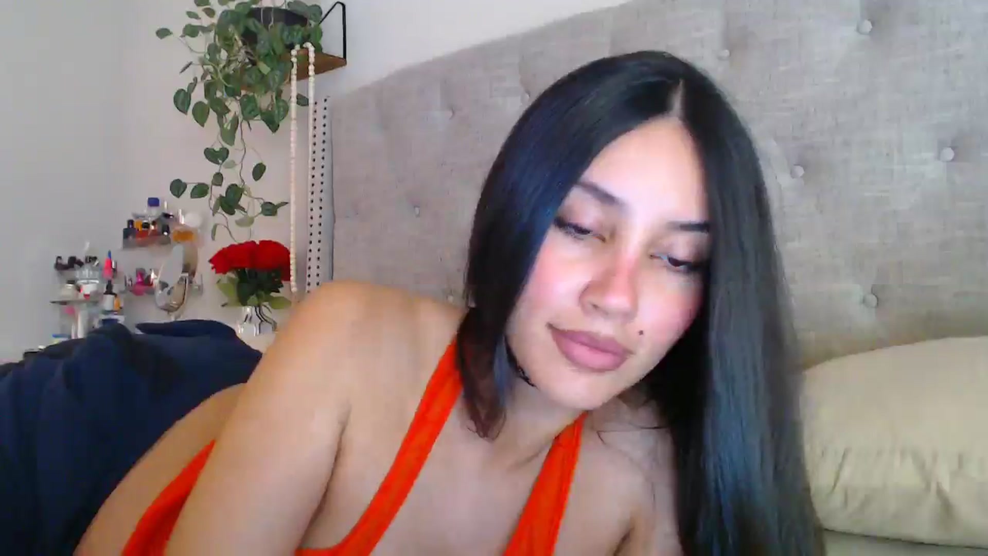 Gallery image thumbnail from SofiDiamond_'s myfreecams stream on, 11/21/2024, 19:07 image 18 of 20