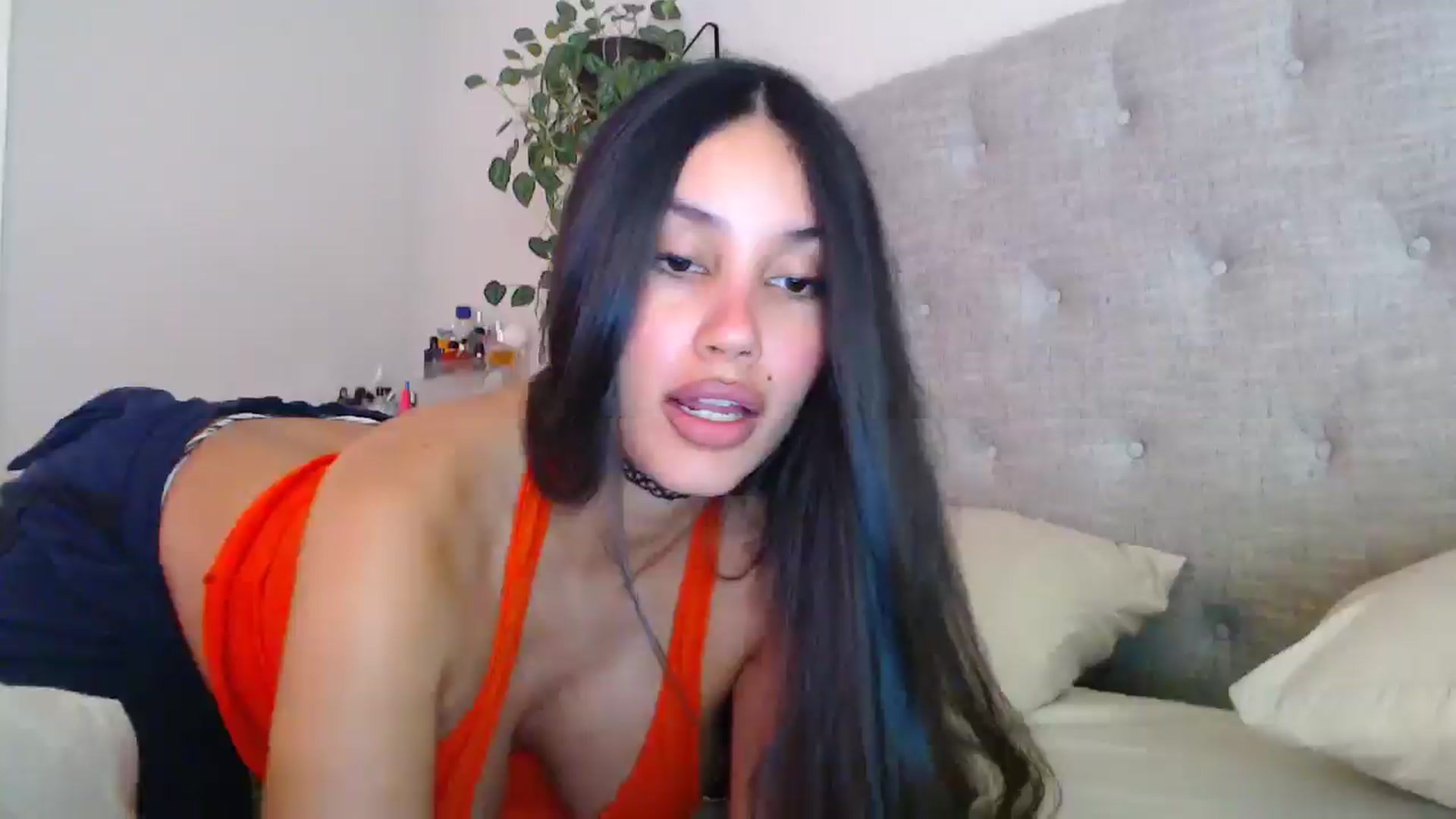 Gallery image thumbnail from SofiDiamond_'s myfreecams stream on, 11/21/2024, 19:07 image 15 of 20