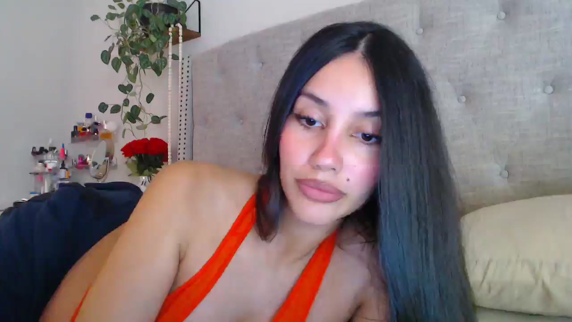 Gallery image thumbnail from SofiDiamond_'s myfreecams stream on, 11/21/2024, 19:07 image 17 of 20