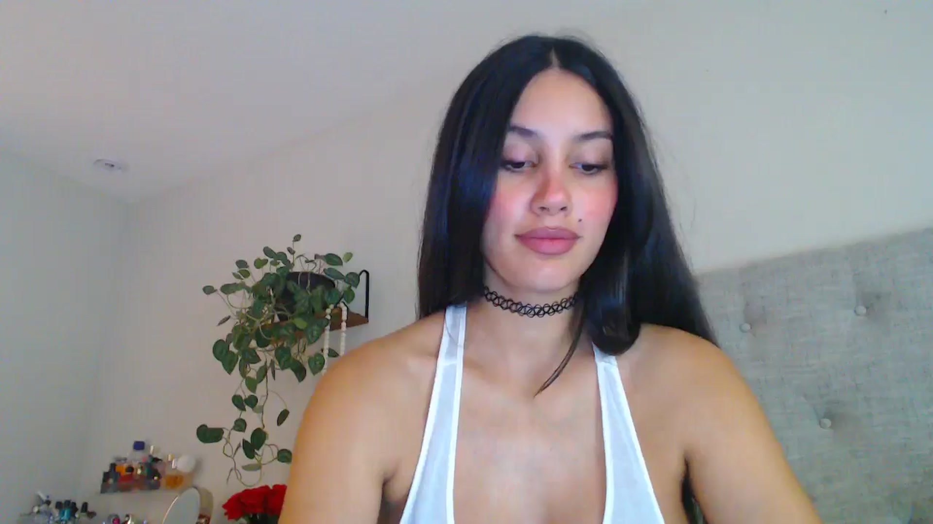 Gallery image thumbnail from SofiDiamond_'s myfreecams stream on, 11/22/2024, 19:06 image 7 of 20