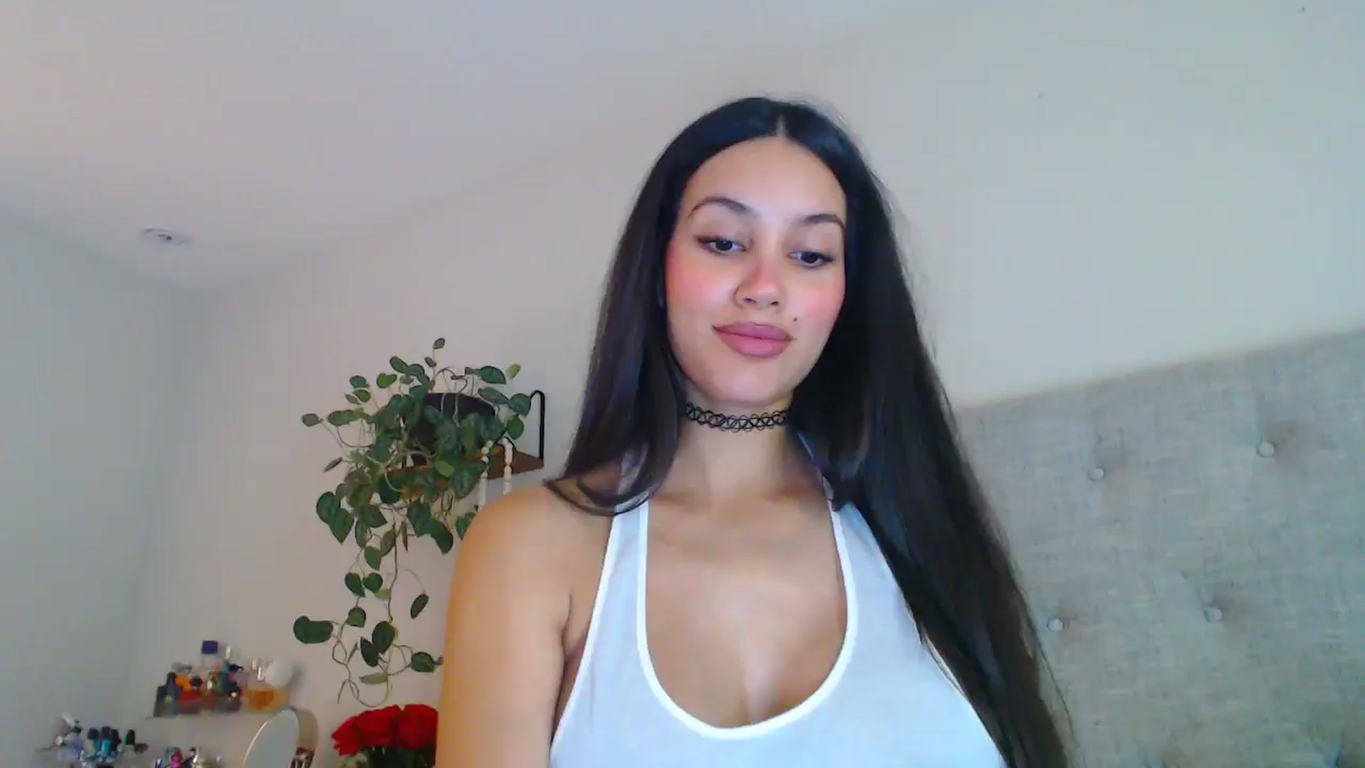 Gallery image thumbnail from SofiDiamond_'s myfreecams stream on, 11/22/2024, 19:06 image 3 of 20