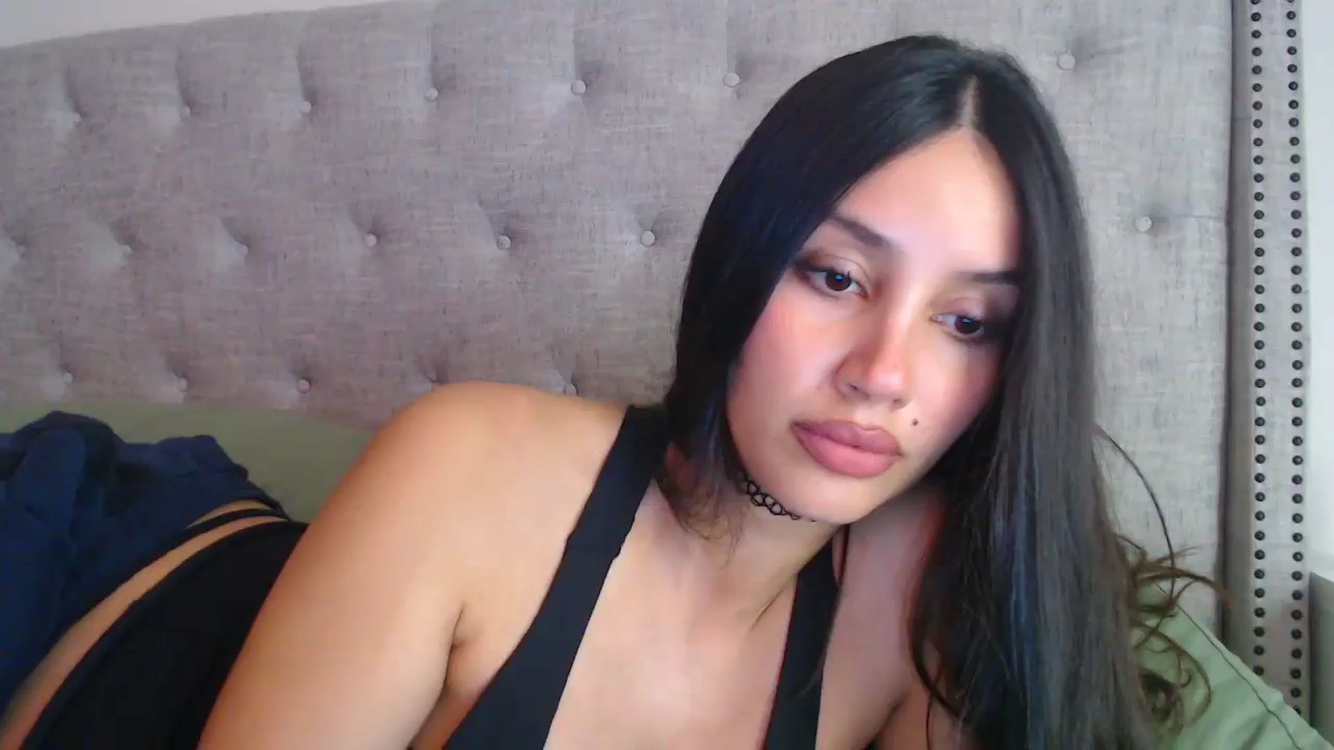 Gallery image thumbnail from SofiDiamond_'s myfreecams stream on, 11/23/2024, 19:52 image 14 of 20