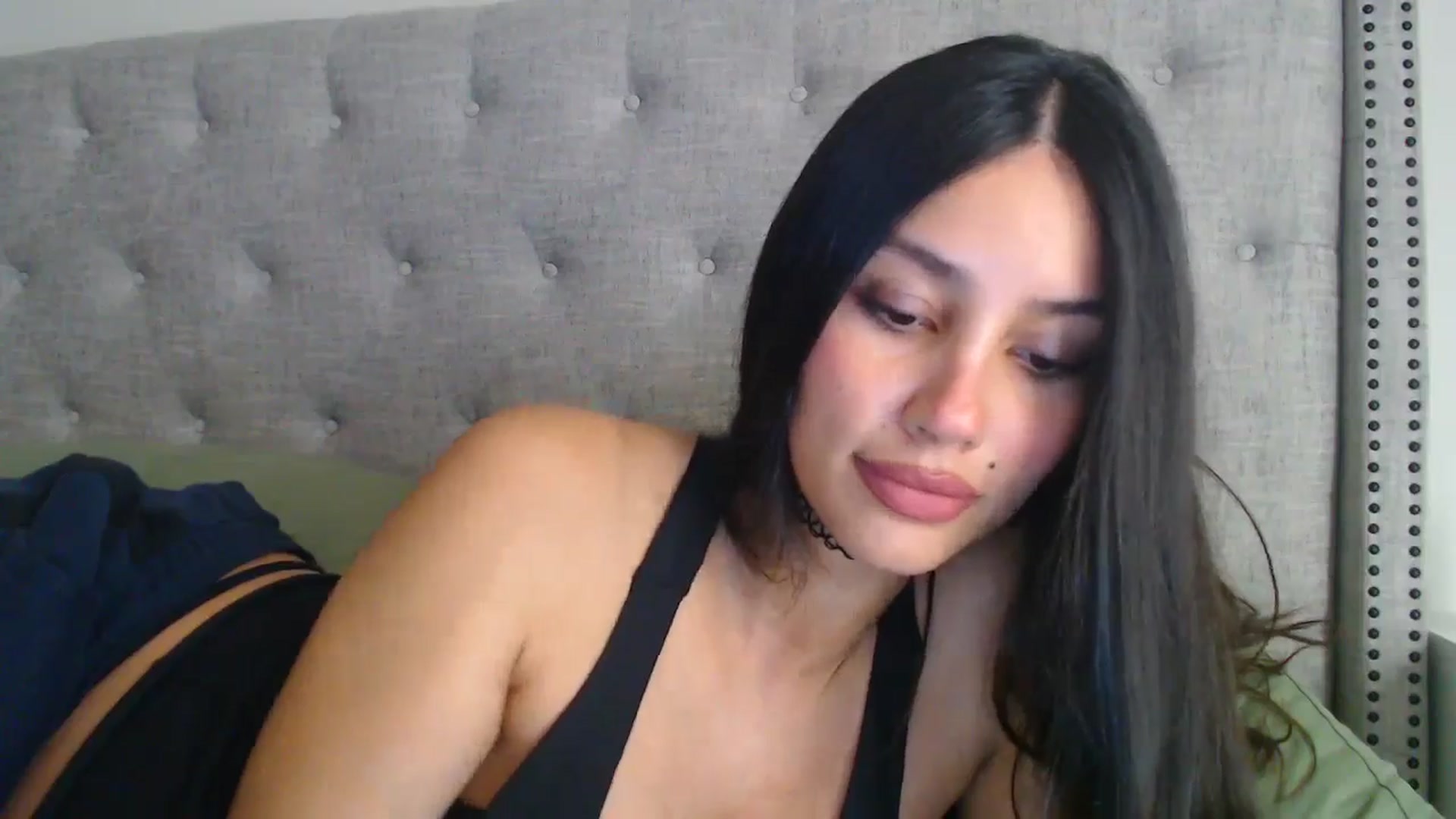 Gallery image thumbnail from SofiDiamond_'s myfreecams stream on, 11/23/2024, 19:52 image 13 of 20