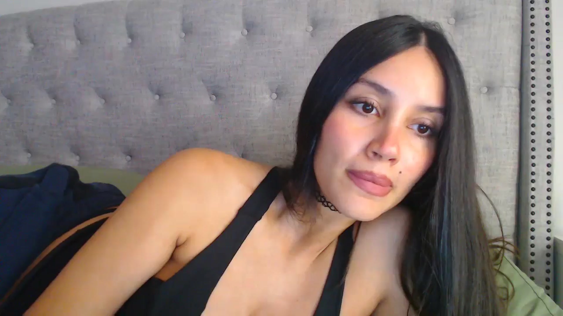 Gallery image thumbnail from SofiDiamond_'s myfreecams stream on, 11/23/2024, 19:52 image 15 of 20