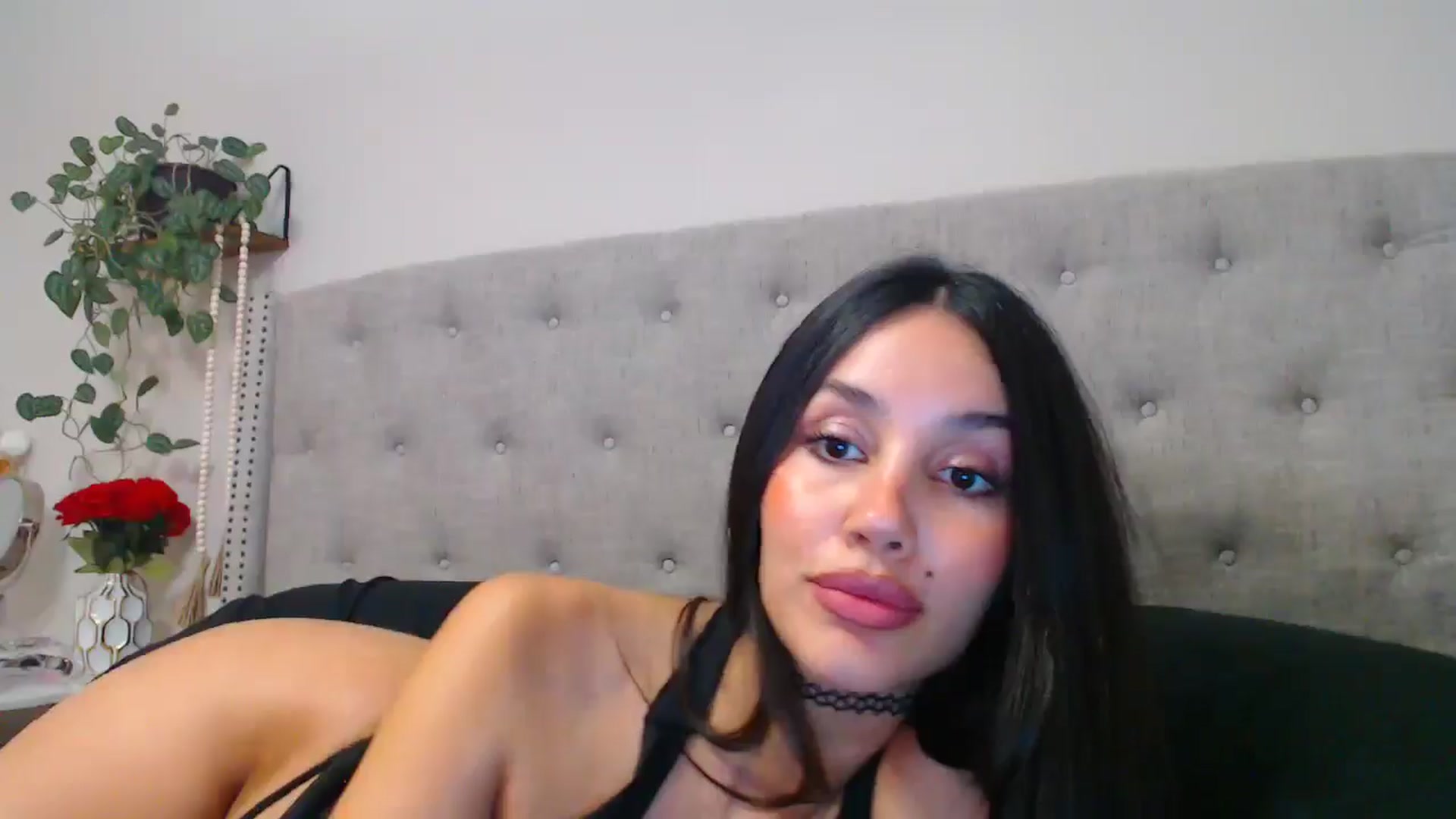 Gallery image thumbnail from SofiDiamond_'s myfreecams stream on, 11/30/2024, 22:49 image 17 of 20