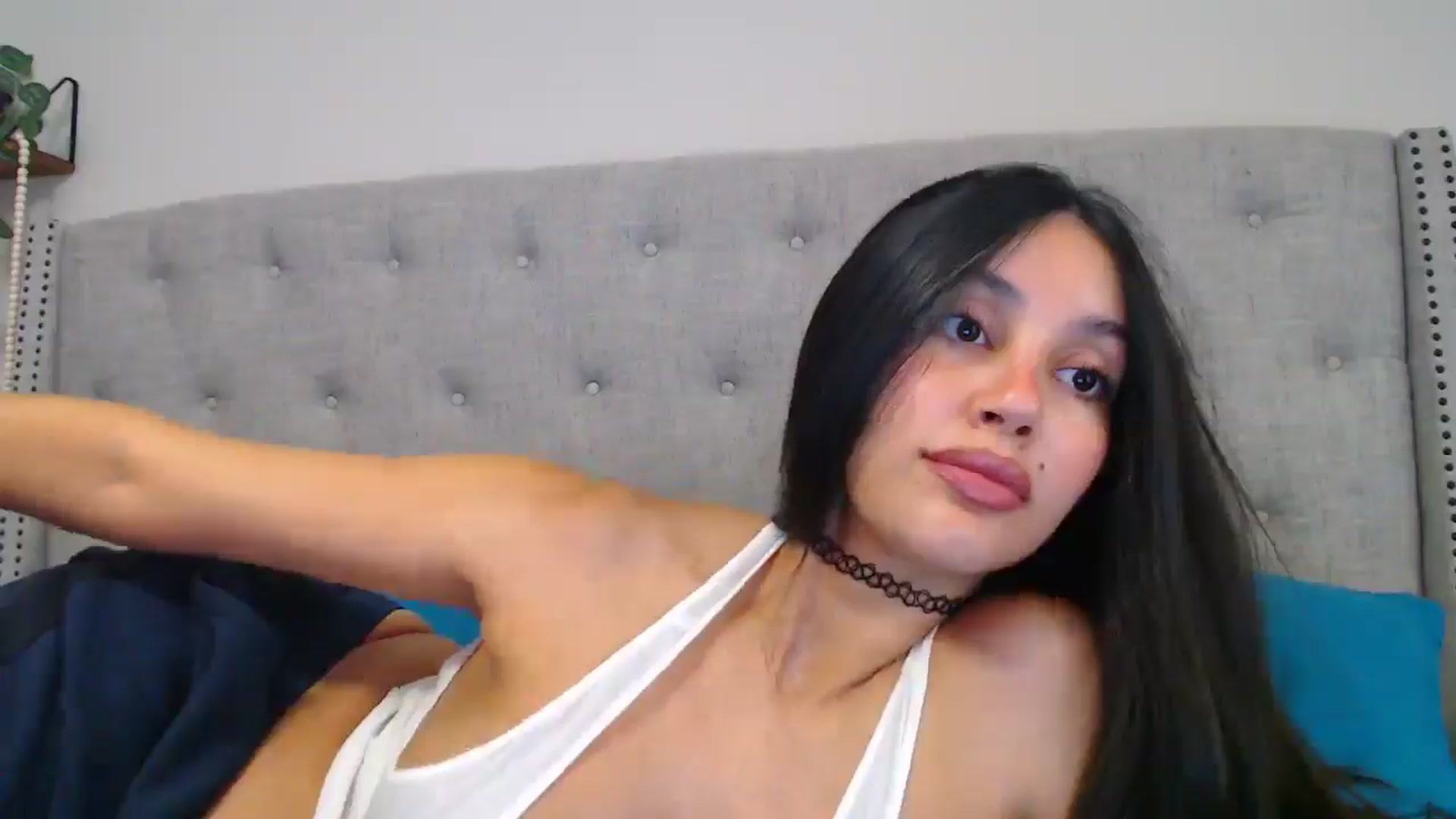 Gallery image thumbnail from SofiDiamond_'s myfreecams stream on, 12/06/2024, 20:46 image 13 of 20