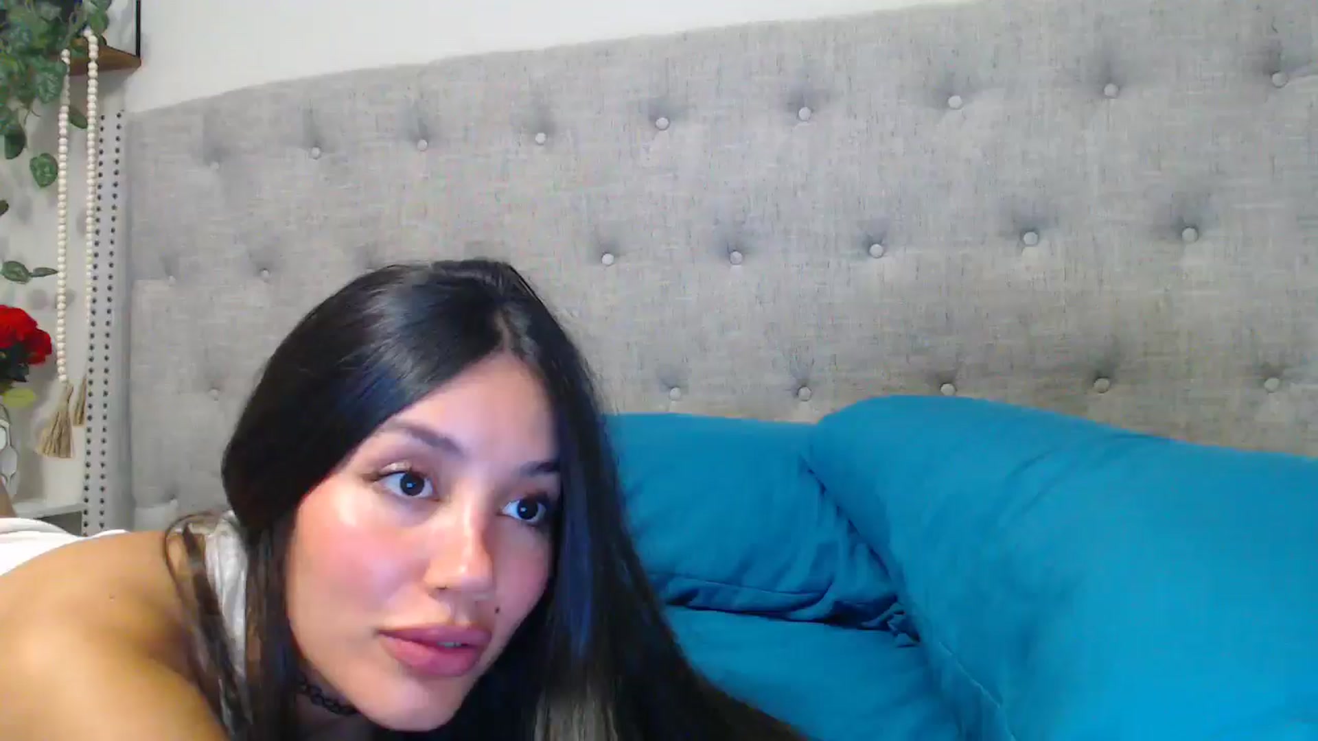 Gallery image thumbnail from SofiDiamond_'s myfreecams stream on, 12/06/2024, 22:09 image 5 of 20