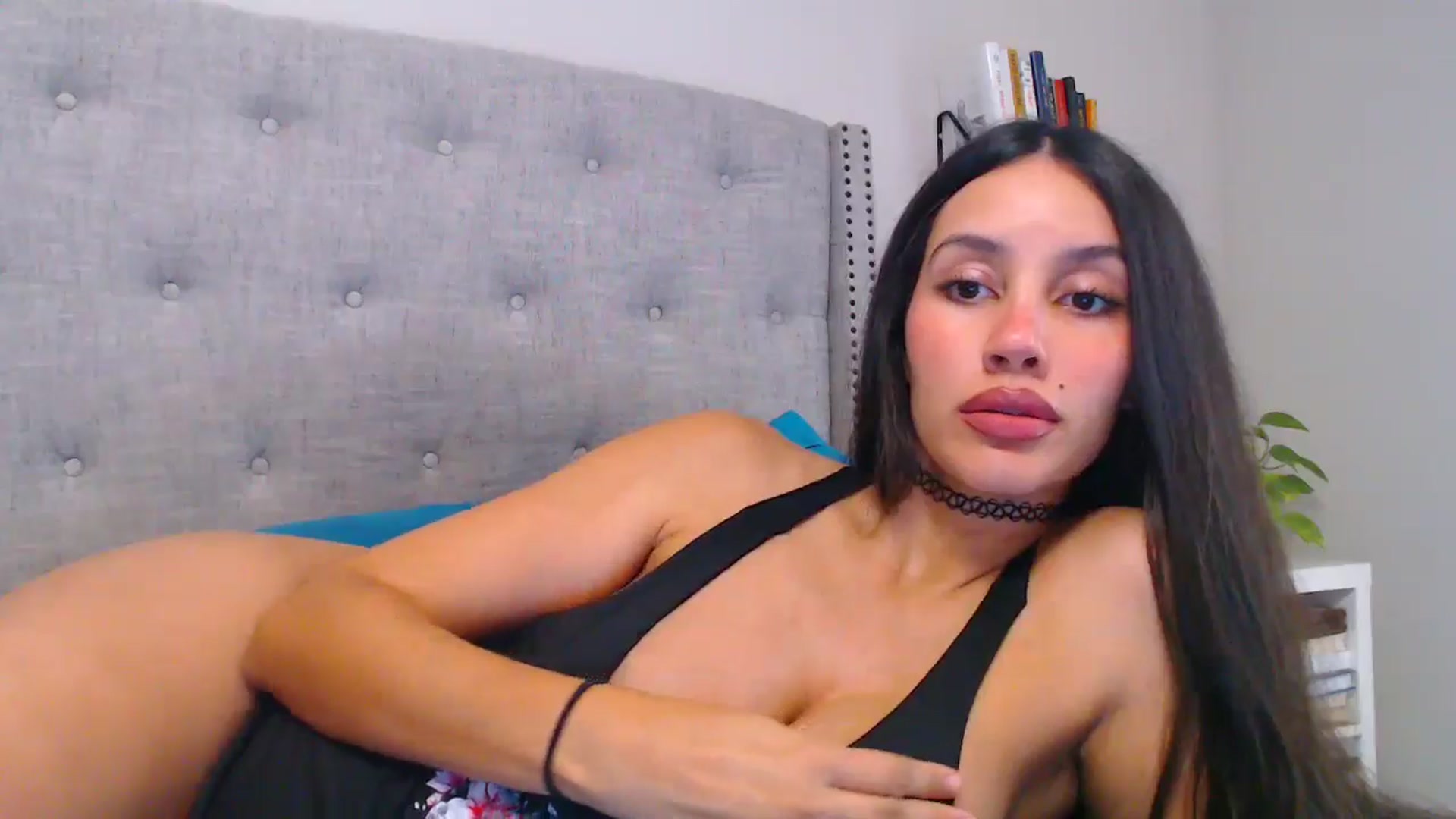 Gallery image thumbnail from SofiDiamond_'s myfreecams stream on, 12/11/2024, 17:55 image 19 of 20