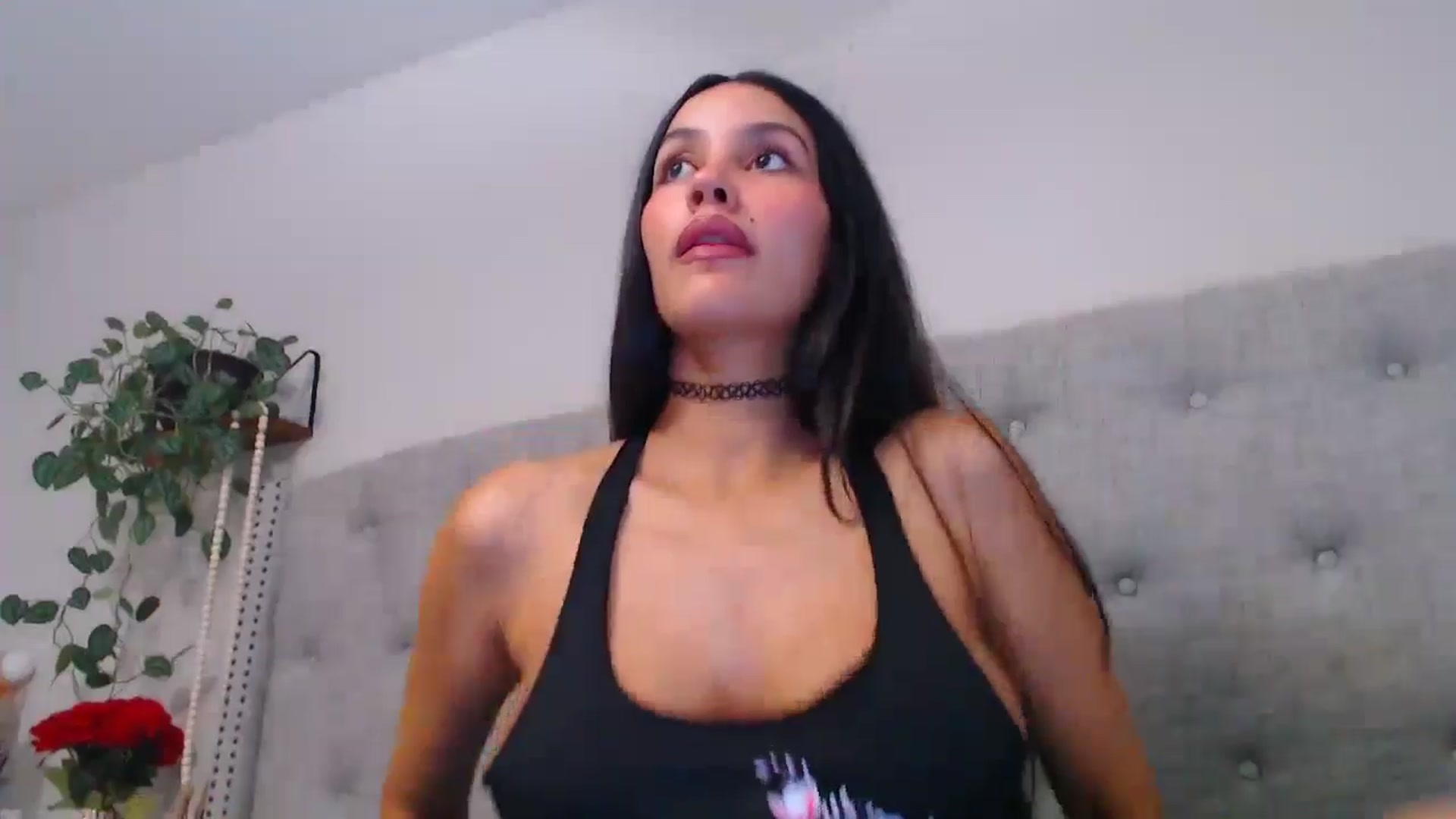 Gallery image thumbnail from SofiDiamond_'s myfreecams stream on, 12/11/2024, 17:55 image 14 of 20