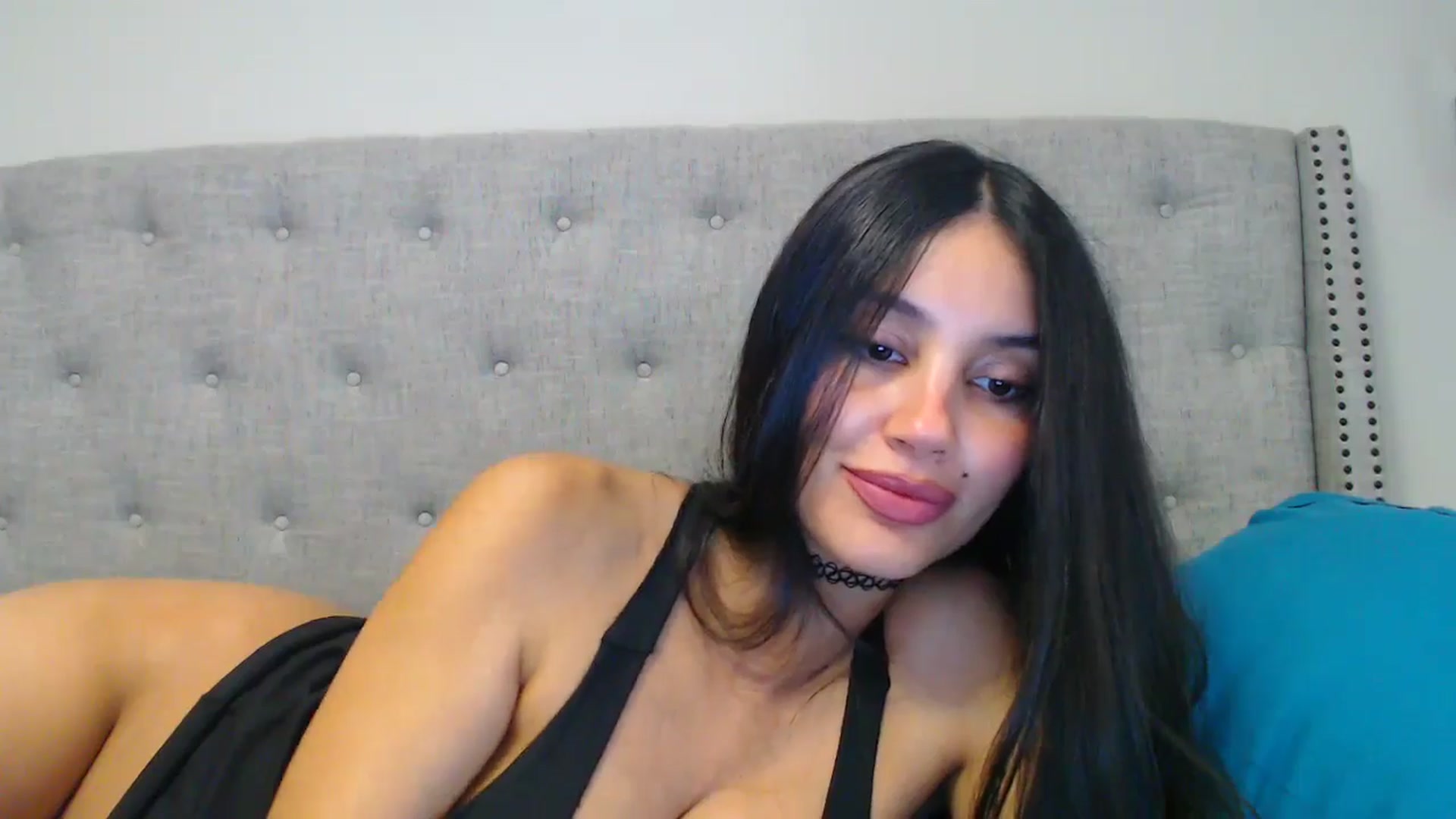 Gallery image thumbnail from SofiDiamond_'s myfreecams stream on, 12/11/2024, 19:26 image 19 of 20