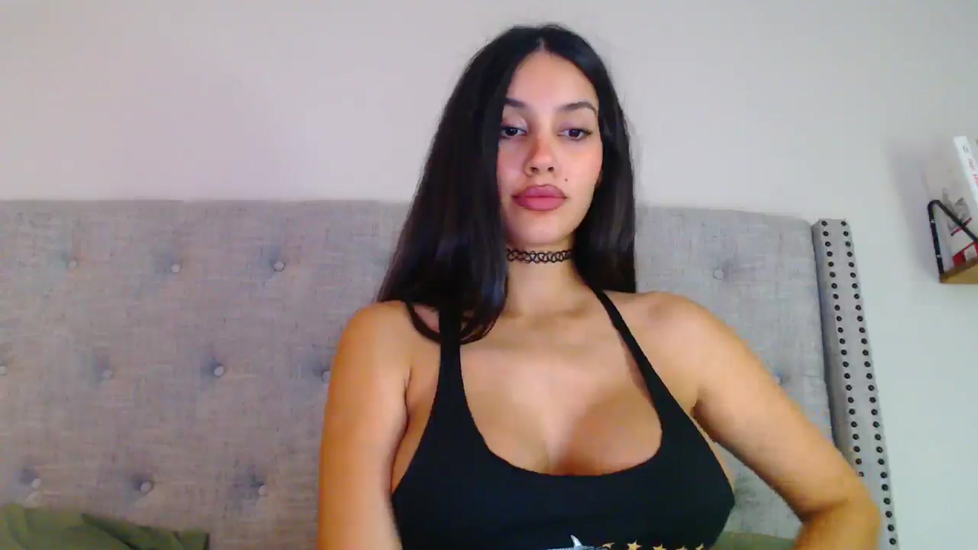 Gallery image thumbnail from SofiDiamond_'s myfreecams stream on, 12/12/2024, 18:52 image 5 of 20