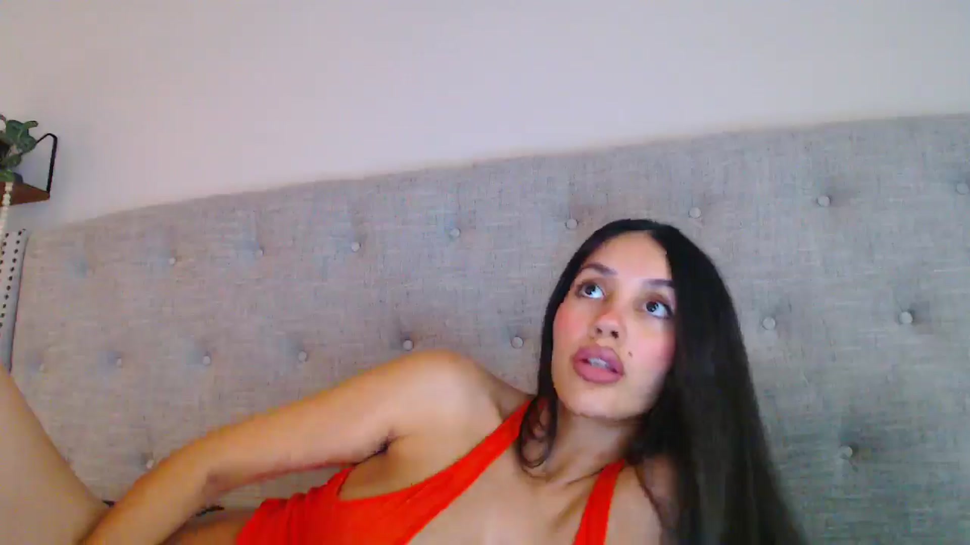 Gallery image thumbnail from SofiDiamond_'s myfreecams stream on, 12/18/2024, 18:13 image 10 of 20
